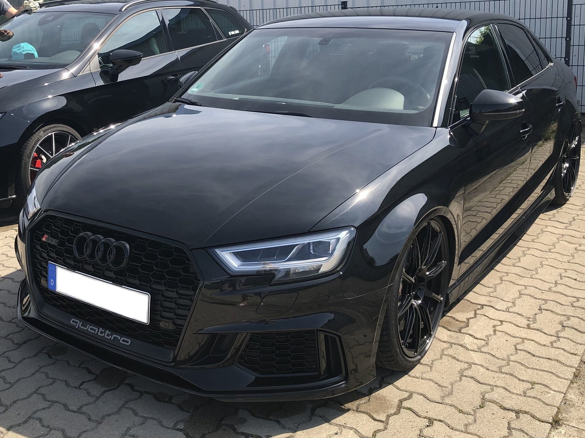 AUDI RS3 Limousine 8V - MF1 schwarz glänzend