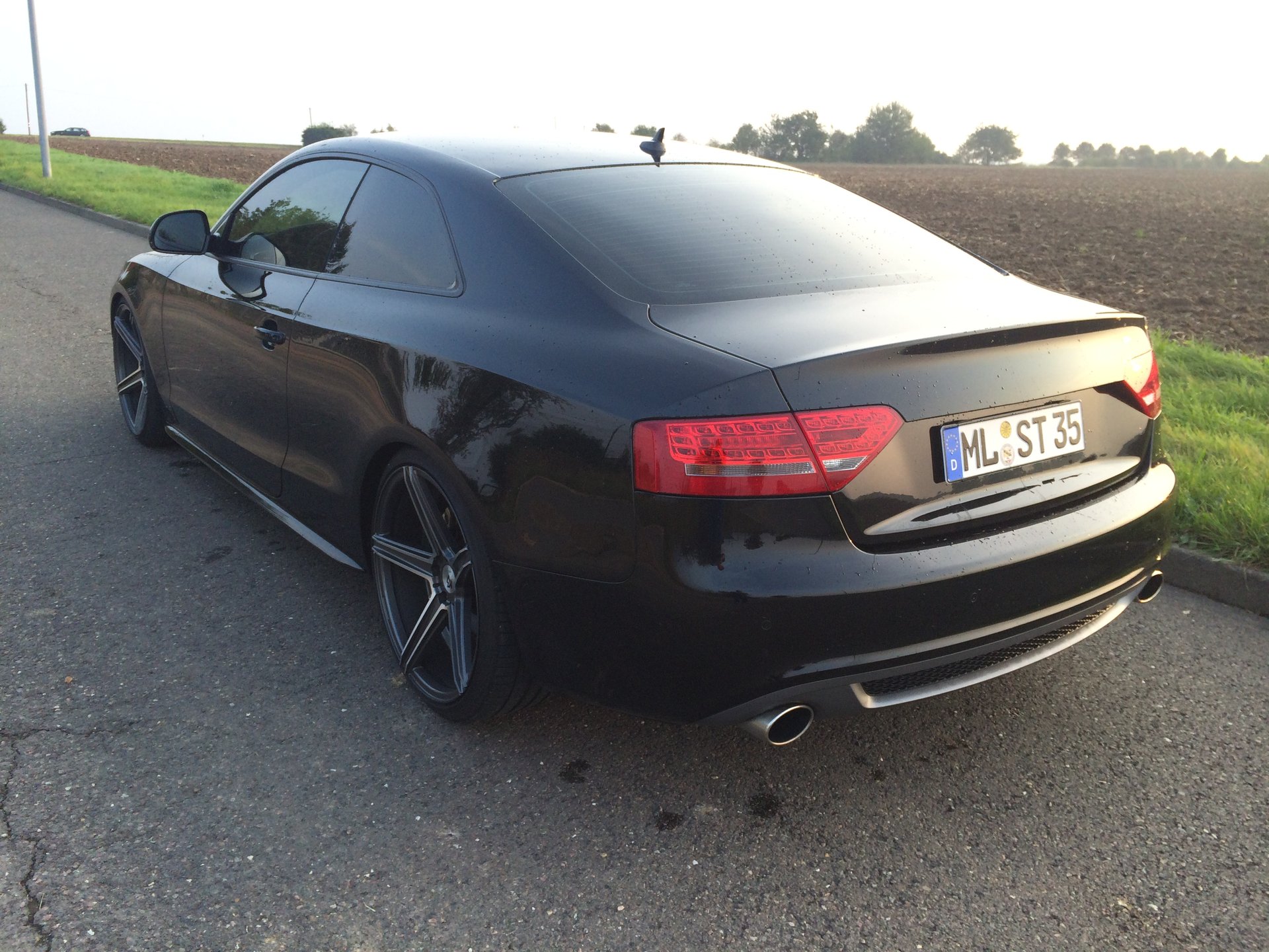 AUDI A5 Coupe B8 with mbDESIGN 20 inch wheels & summer tires