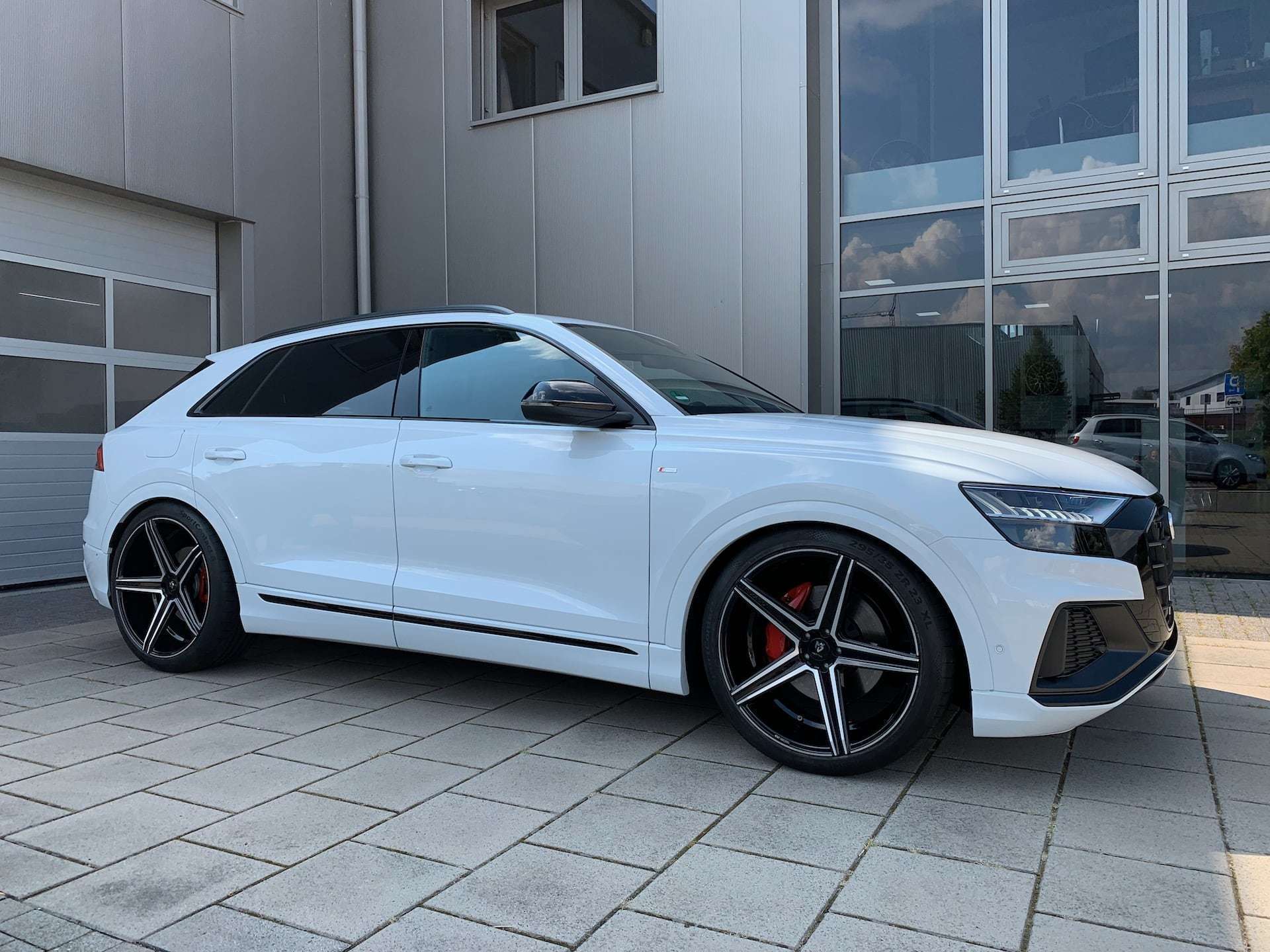 AUDI Q8 4L - KV1 schwarz glänzend poliert