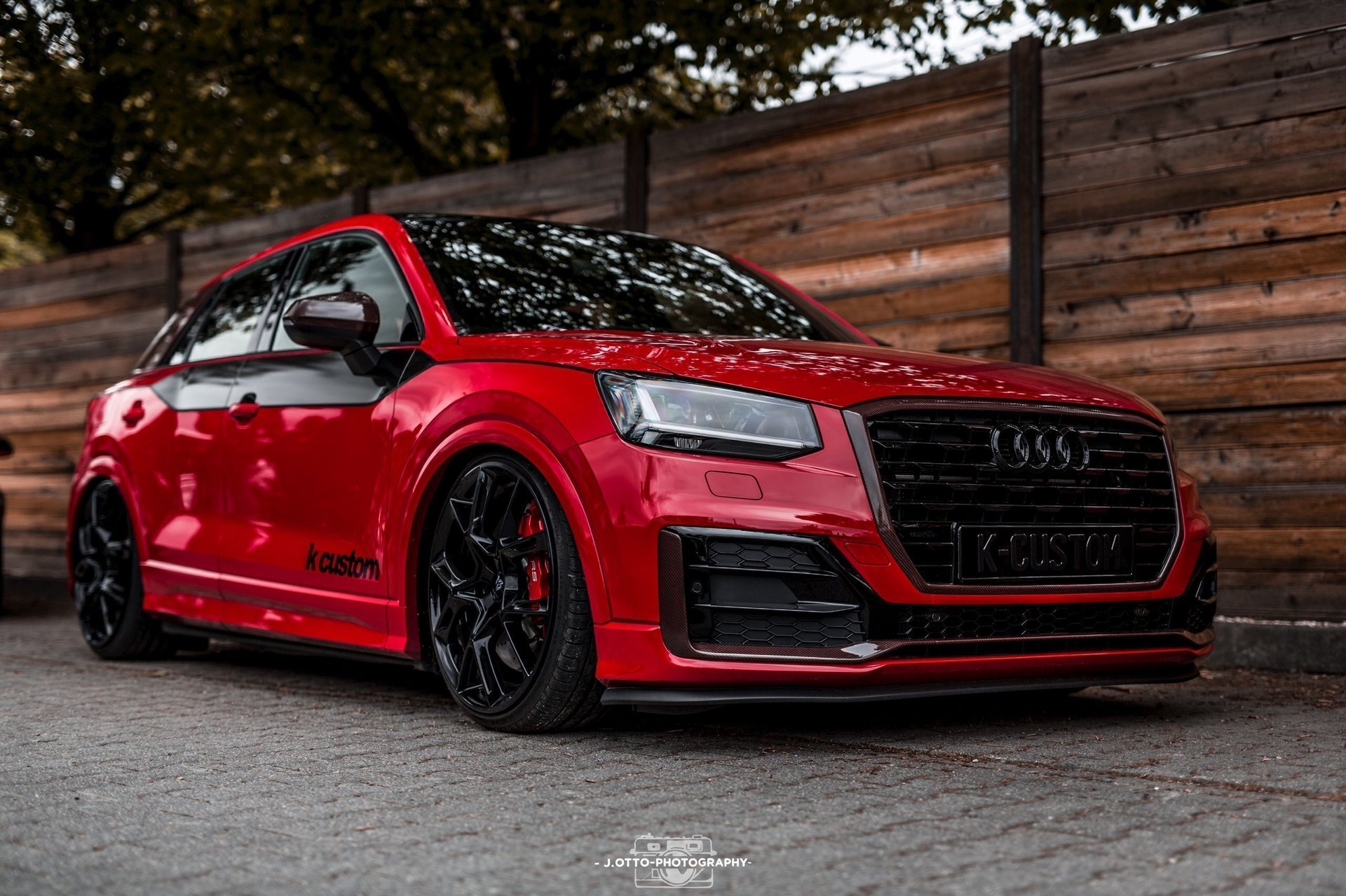 AUDI Q2 GA KX1 schwarz glänzend
