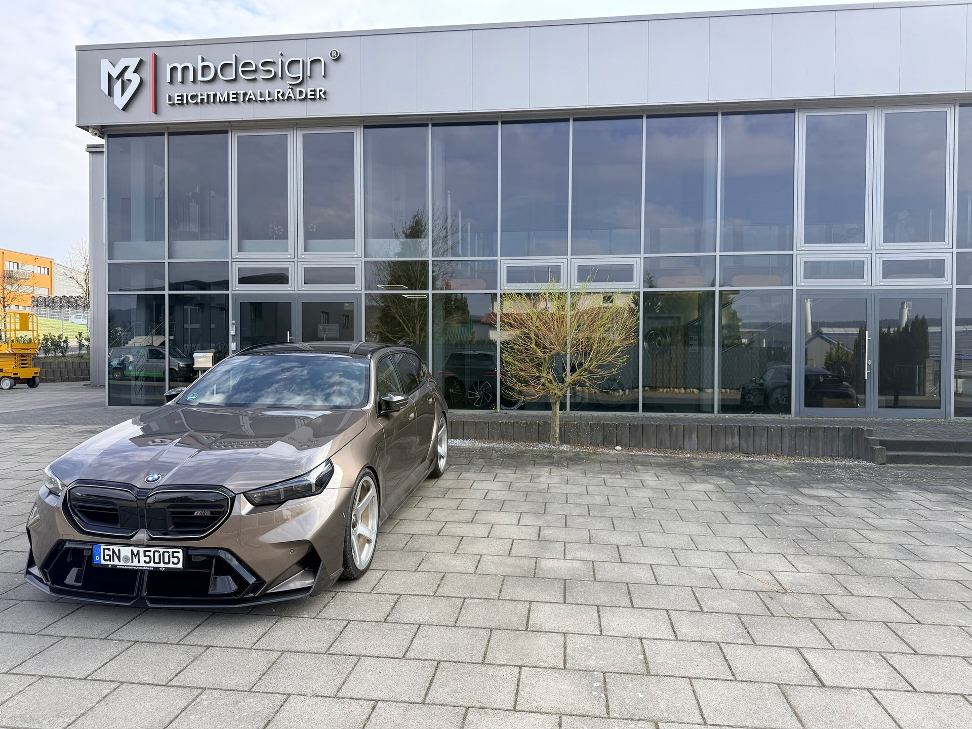 BMW M M5 Touring (G99) G9M 4.4 V8 Plug-in-Hybrid (M Drivers Package) JP Forged roh glänzend poliert