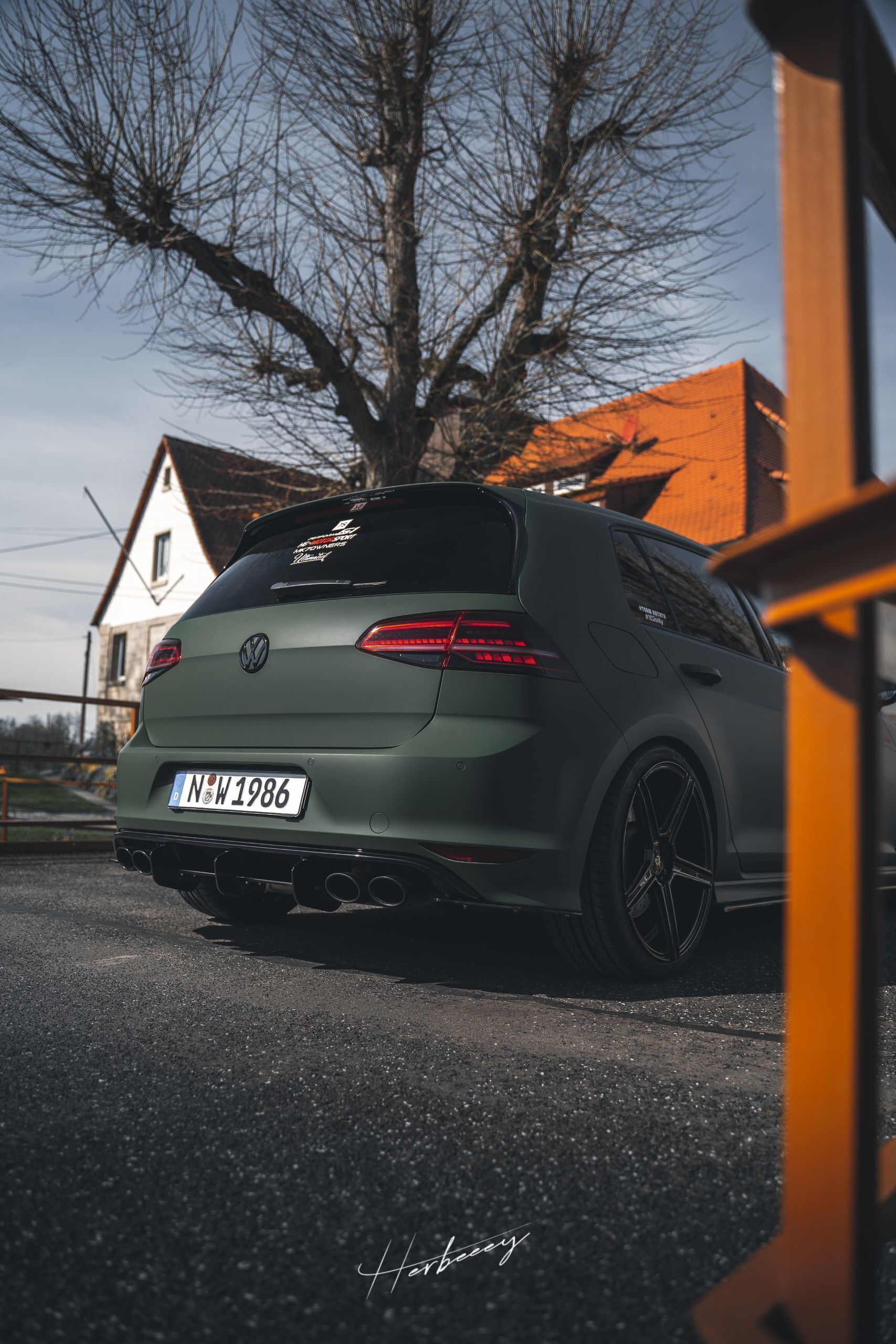 VOLKSWAGEN Golf 7 R AU - KV1 schwarz glänzend
