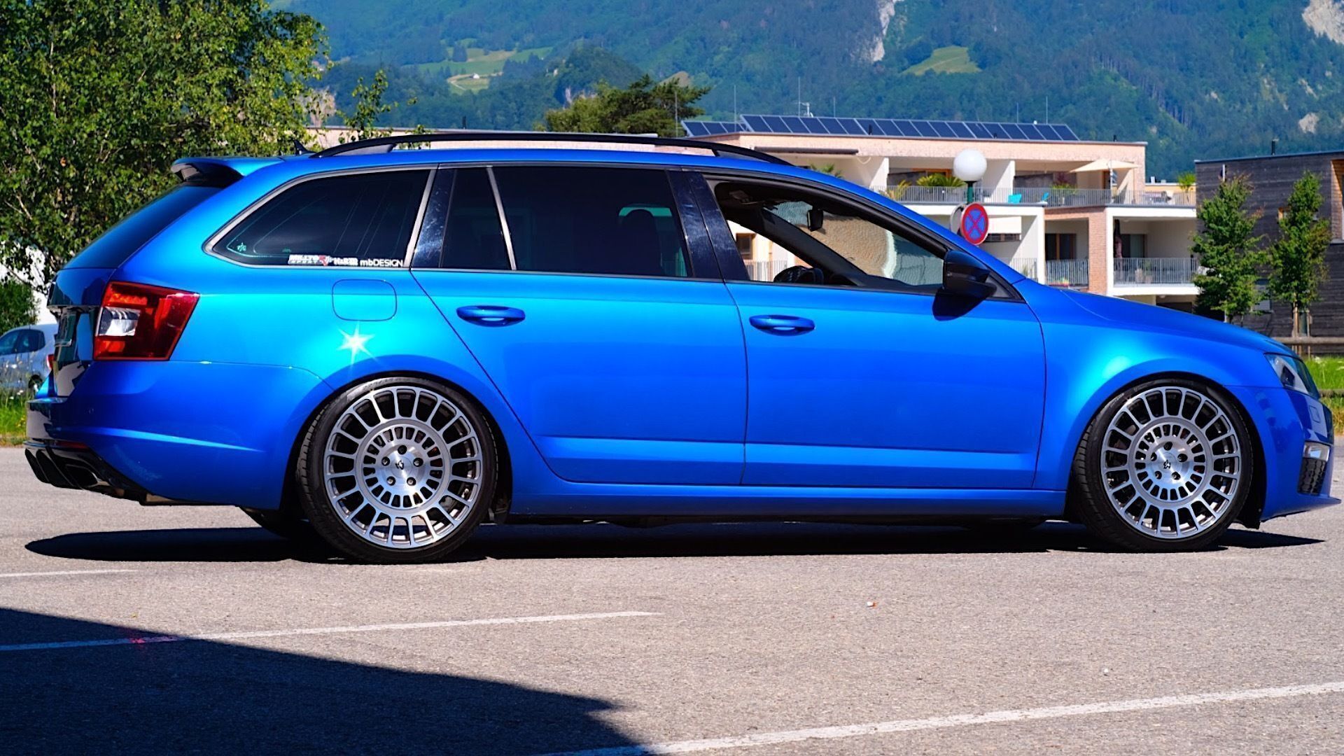 SKODA Octavia 5E - MSP grau glänzend poliert