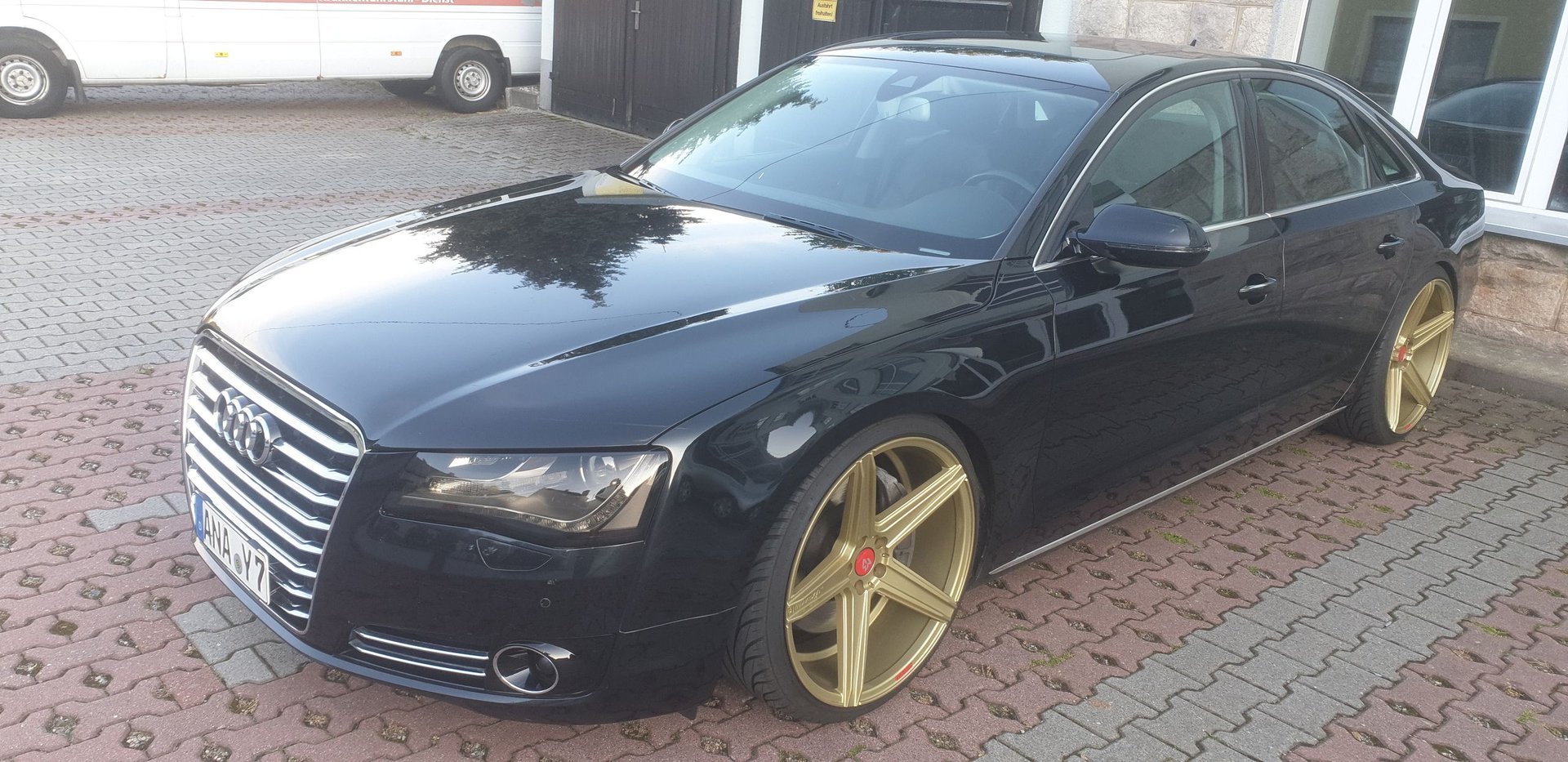 AUDI A8 4H - KV1 gold glänzend