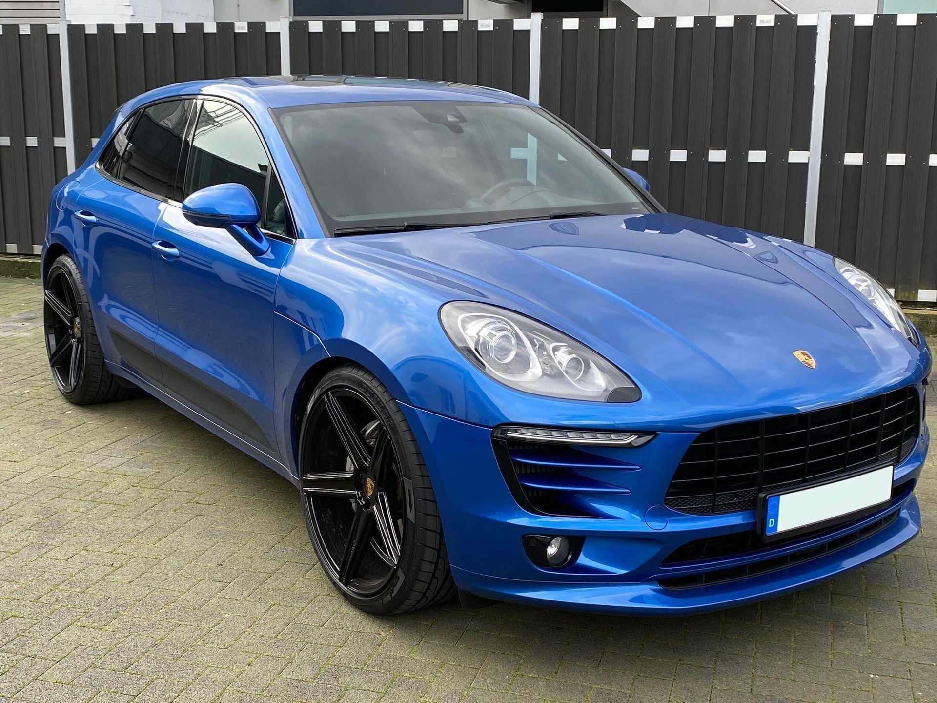 PORSCHE Macan 95B - KV1 schwarz glänzend