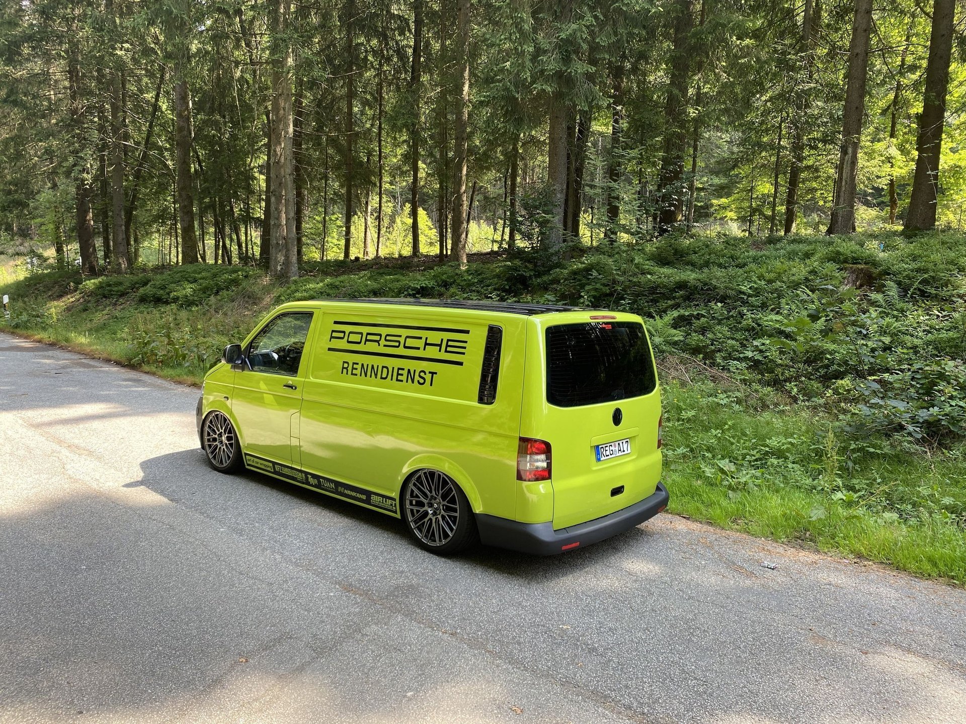 VOLKSWAGEN T5 Bus 7HC KV4 grau matt