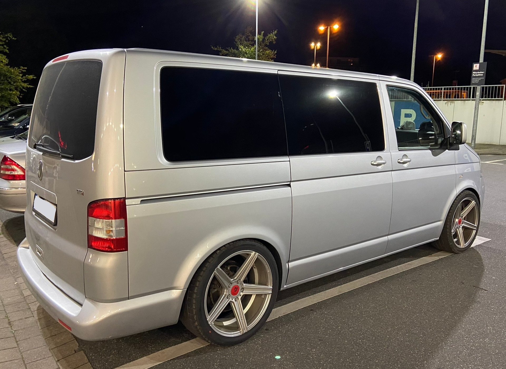 VOLKSWAGEN T5 Bus 7HM - KV1 silber glänzend