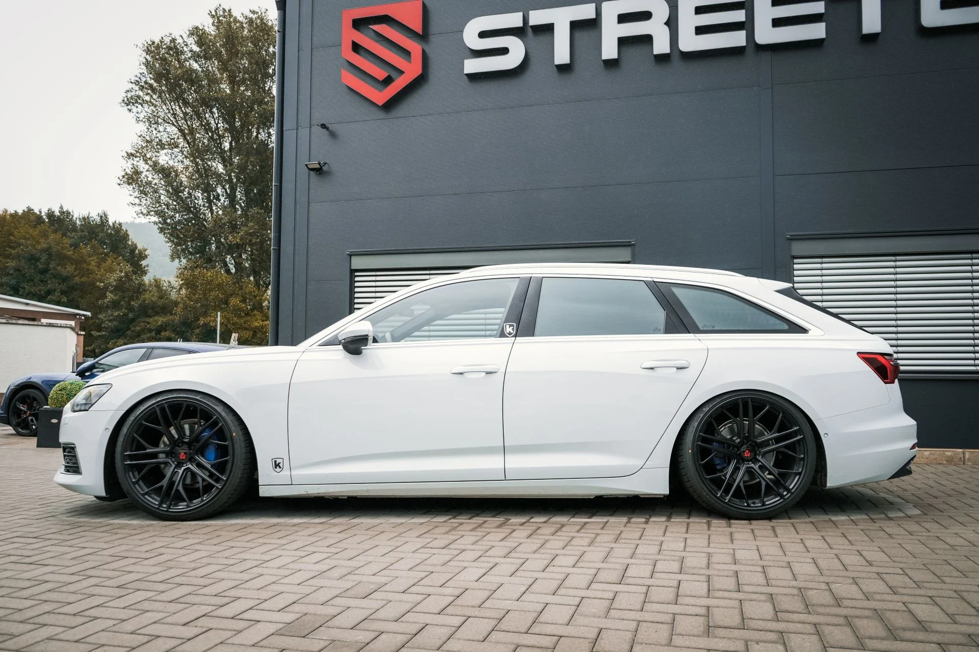 AUDI A6 Avant 40 TDI with 21 inch mbDESIGN SF1 wheels