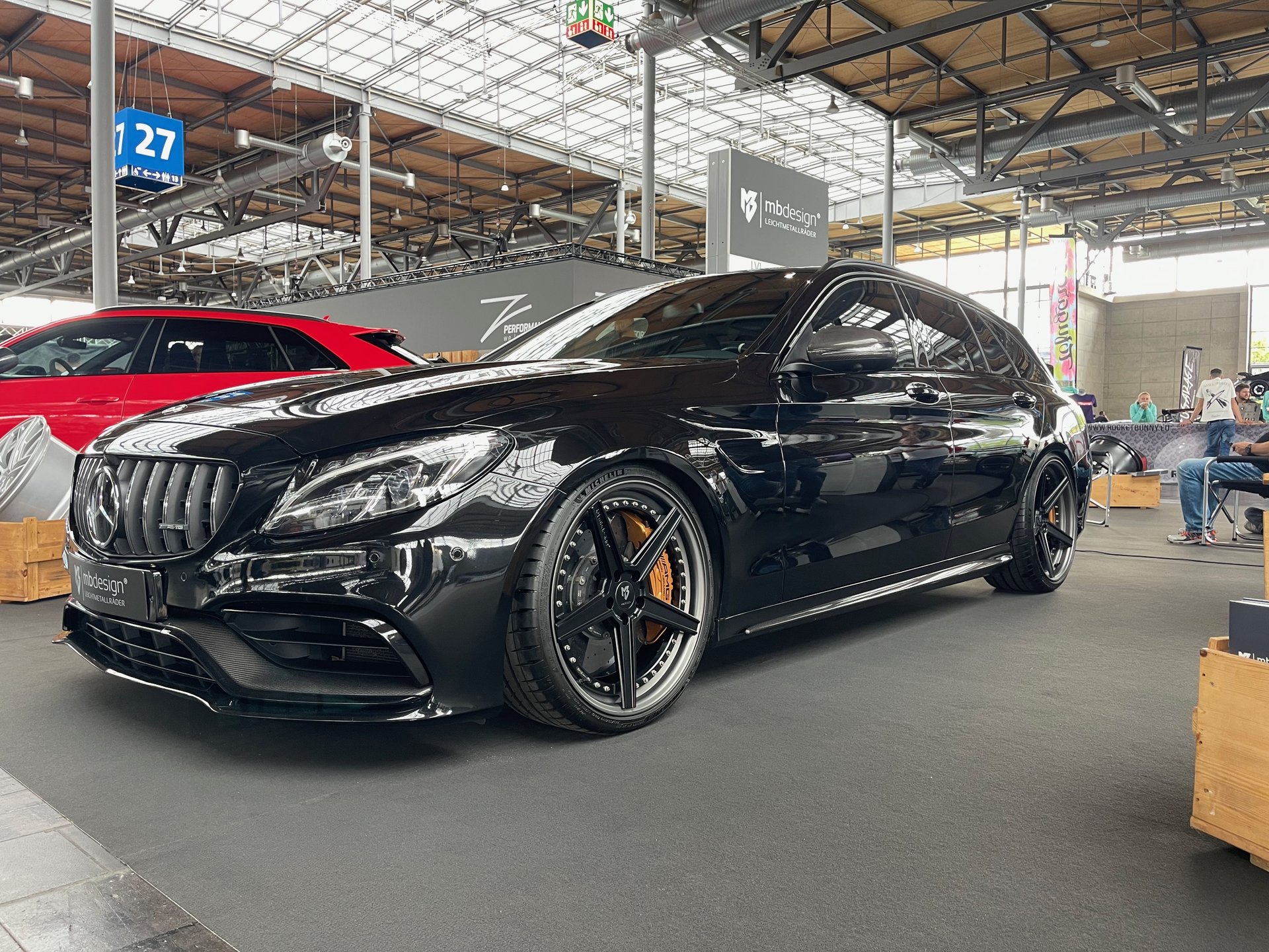 MERCEDES-BENZ C-Class T-Model AMG with mbDESIGN 20 inch wheels