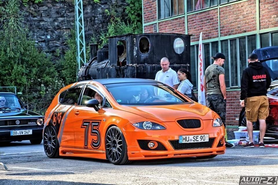 SEAT Leon 1P - LV2 black matt