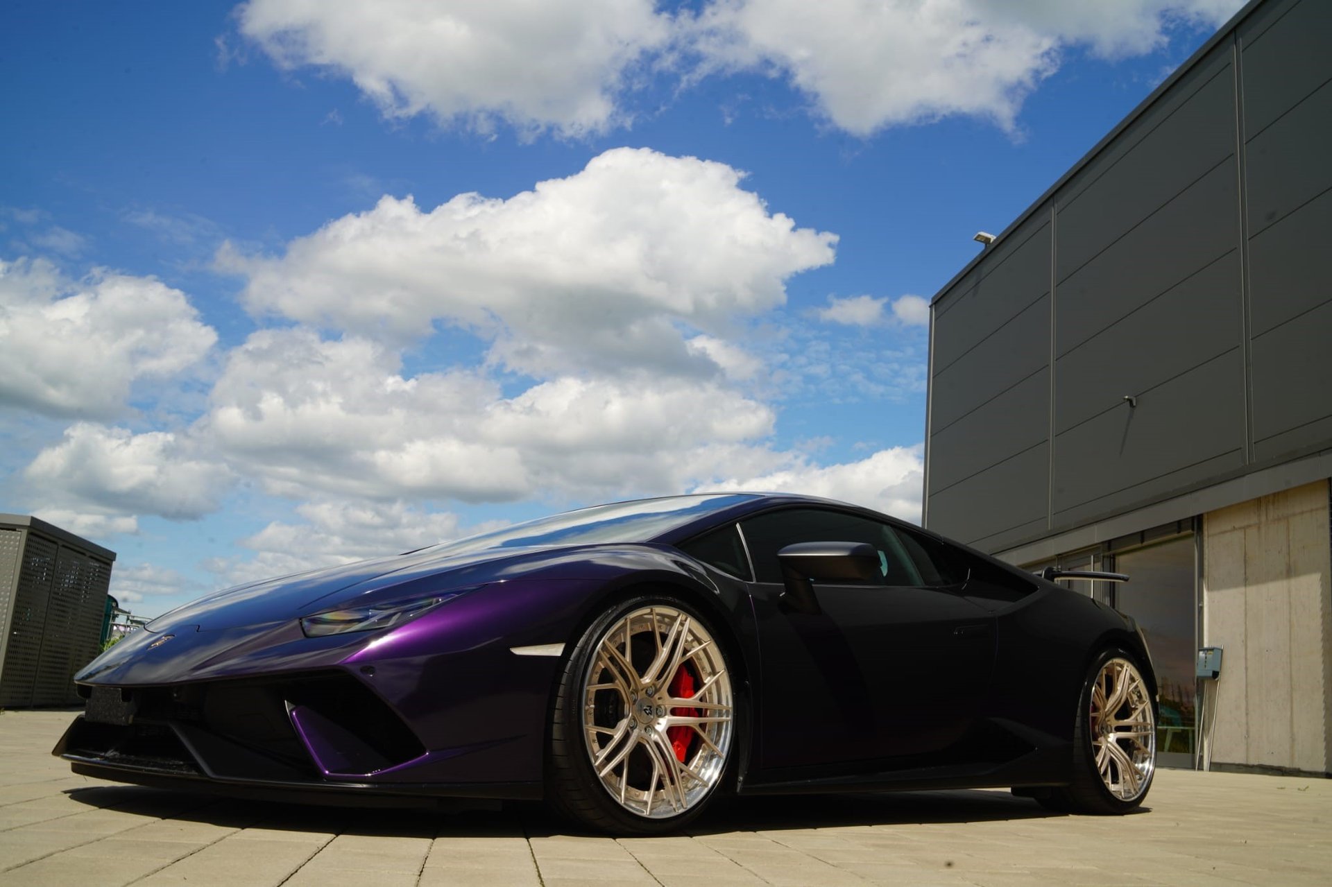 LAMBORGHINI Huracan Cabrio with mbDESIGN Wheels