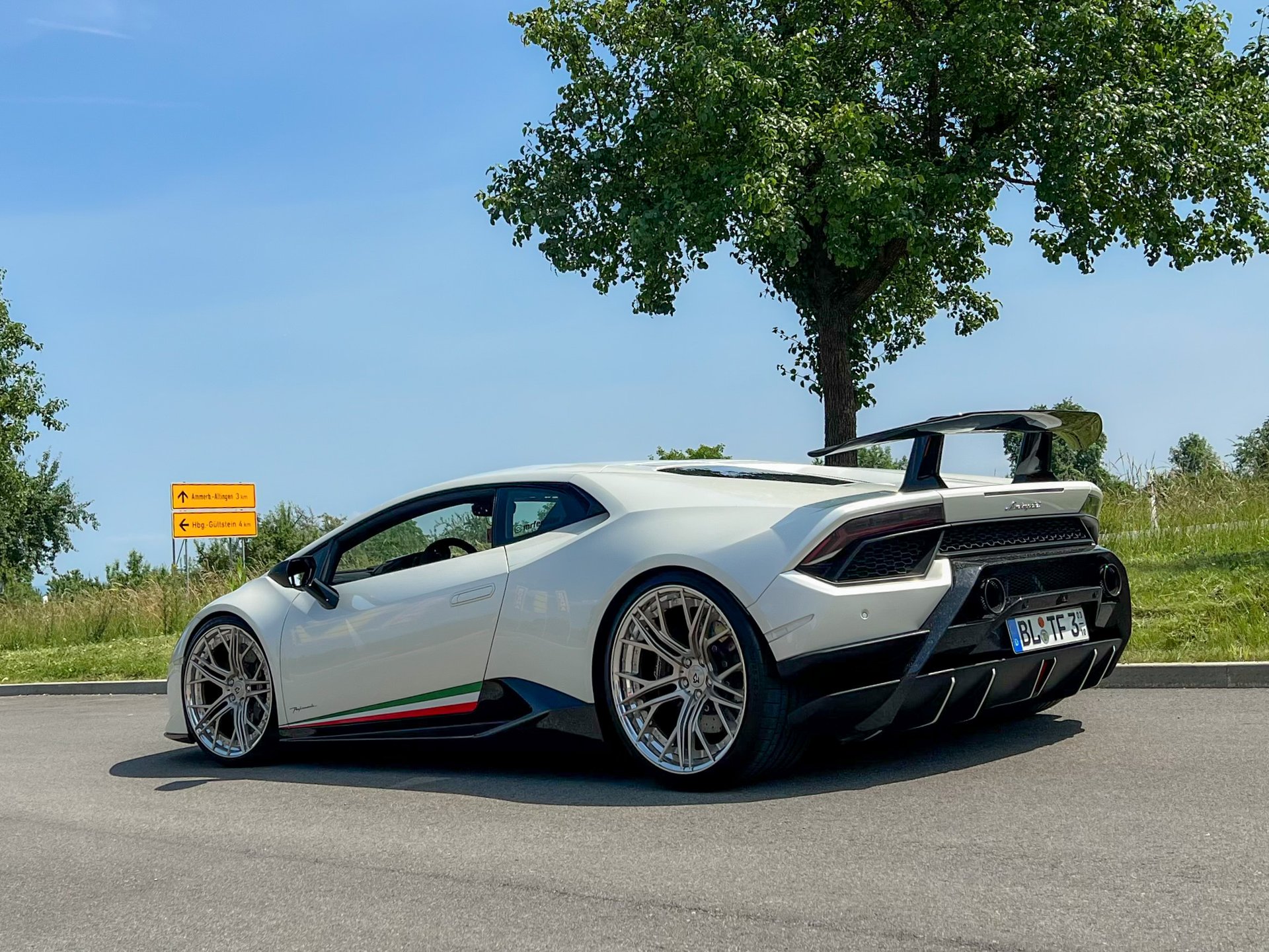 LAMBORGHINI Huracan Coupe H Performante SF1.3 rosegold matt Außenbett poliert