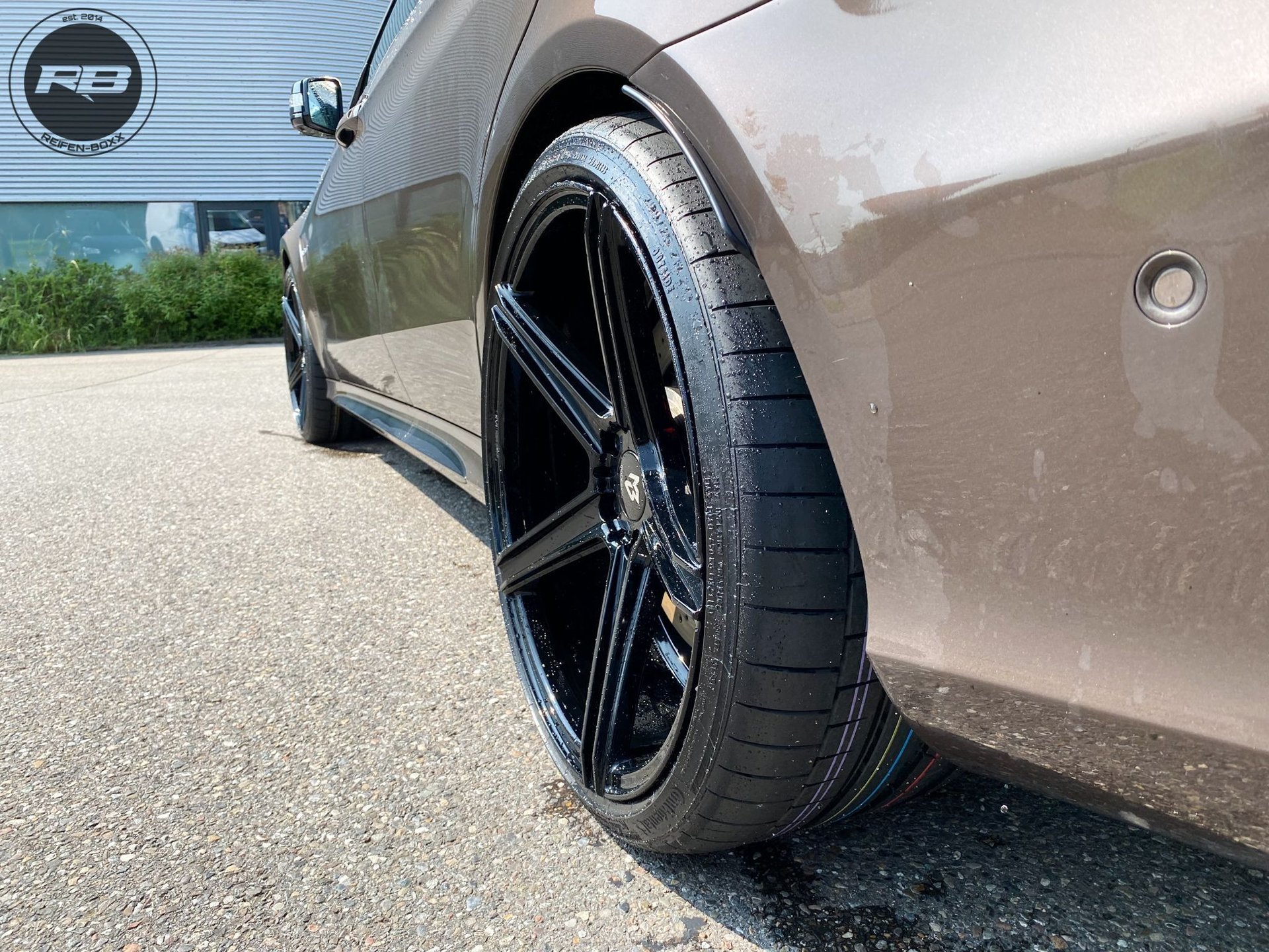MERCEDES-BENZ E-Klasse AMG 212 KV1 schwarz seidenmatt
