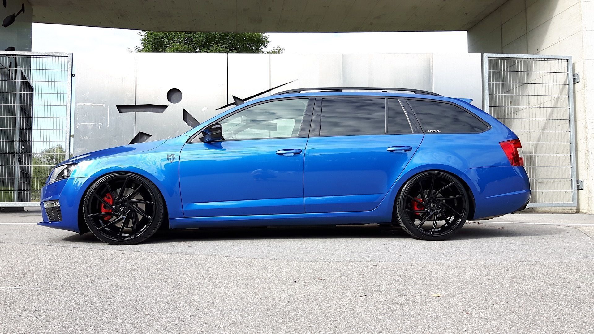 SKODA Octavia 5E - KV2 schwarz glänzend