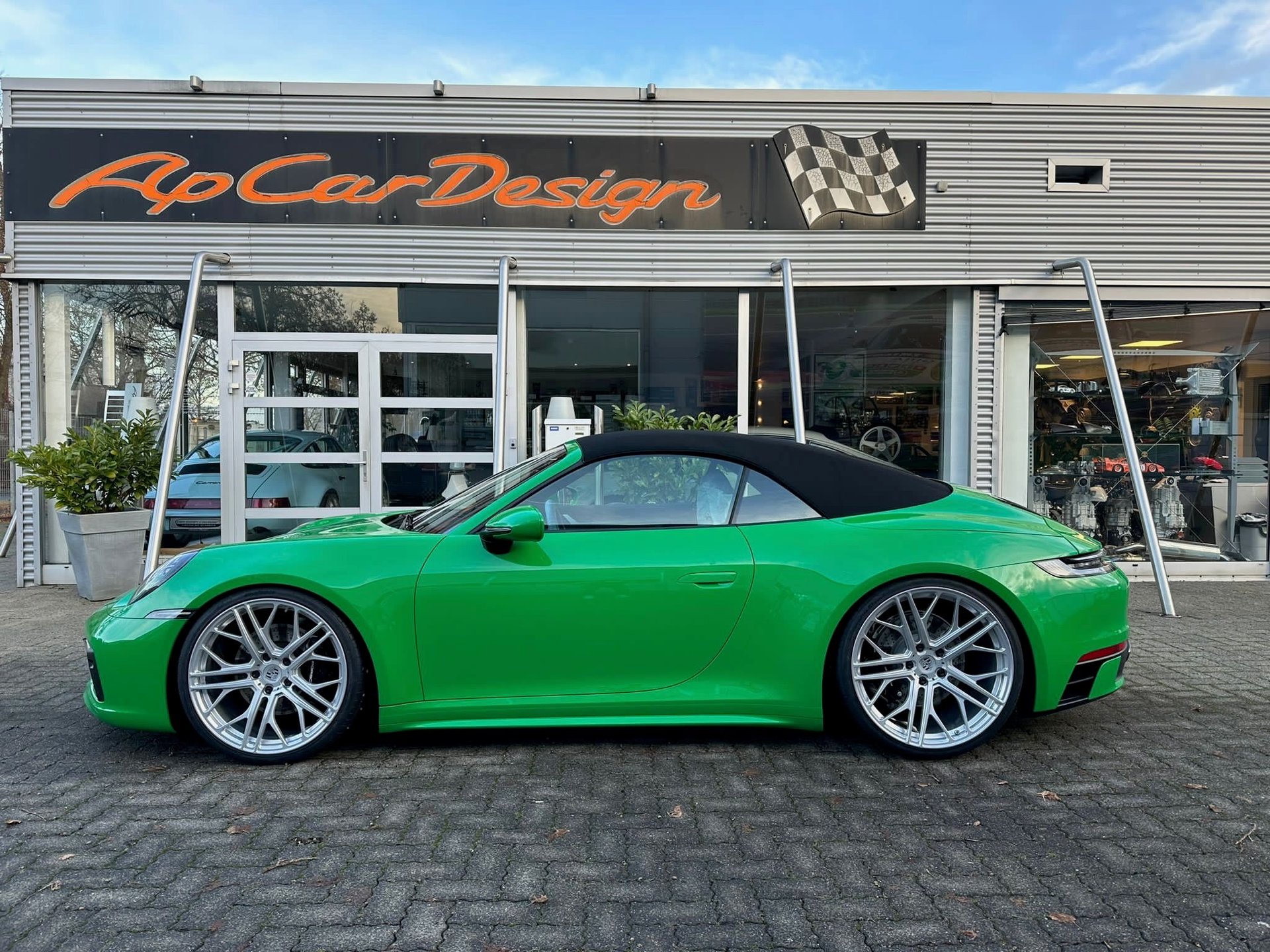 PORSCHE 911 Cabrio 992 - SF1 silber glänzend