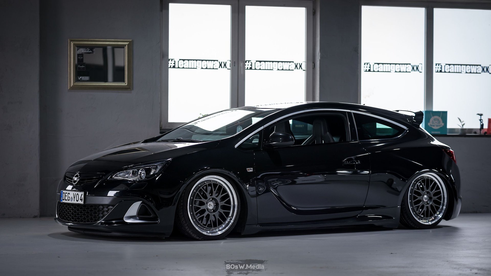 OPEL Astra GTC P-J/SW - LV1 grau glänzend poliert