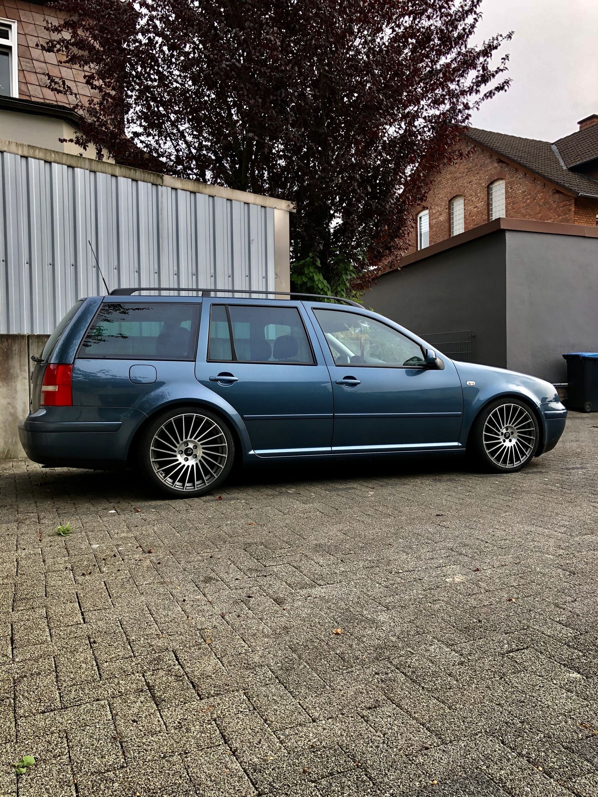 VOLKSWAGEN Bora 1J - VR3 grau matt