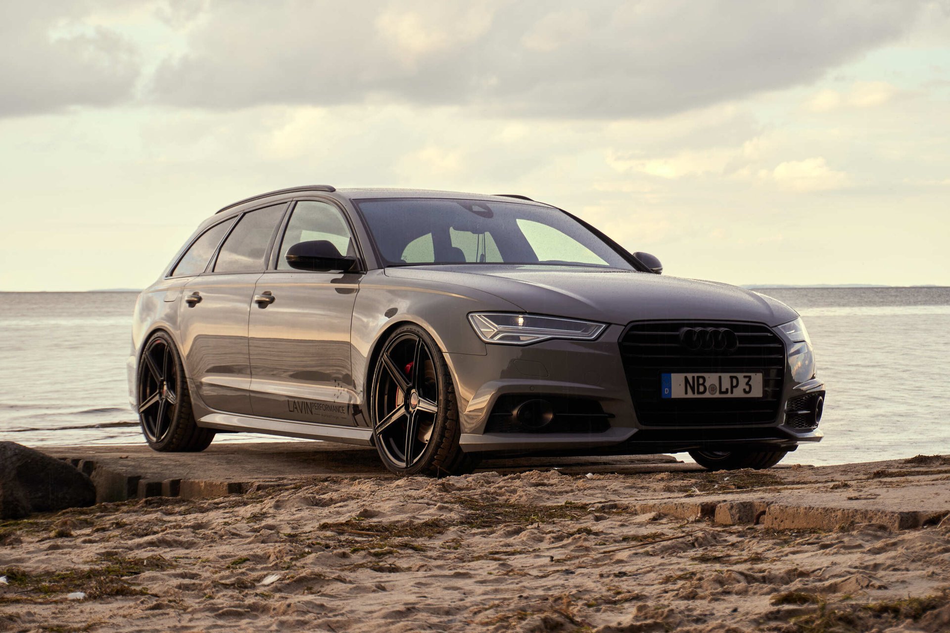 AUDI A6 4G KV1 S schwarz glänzend