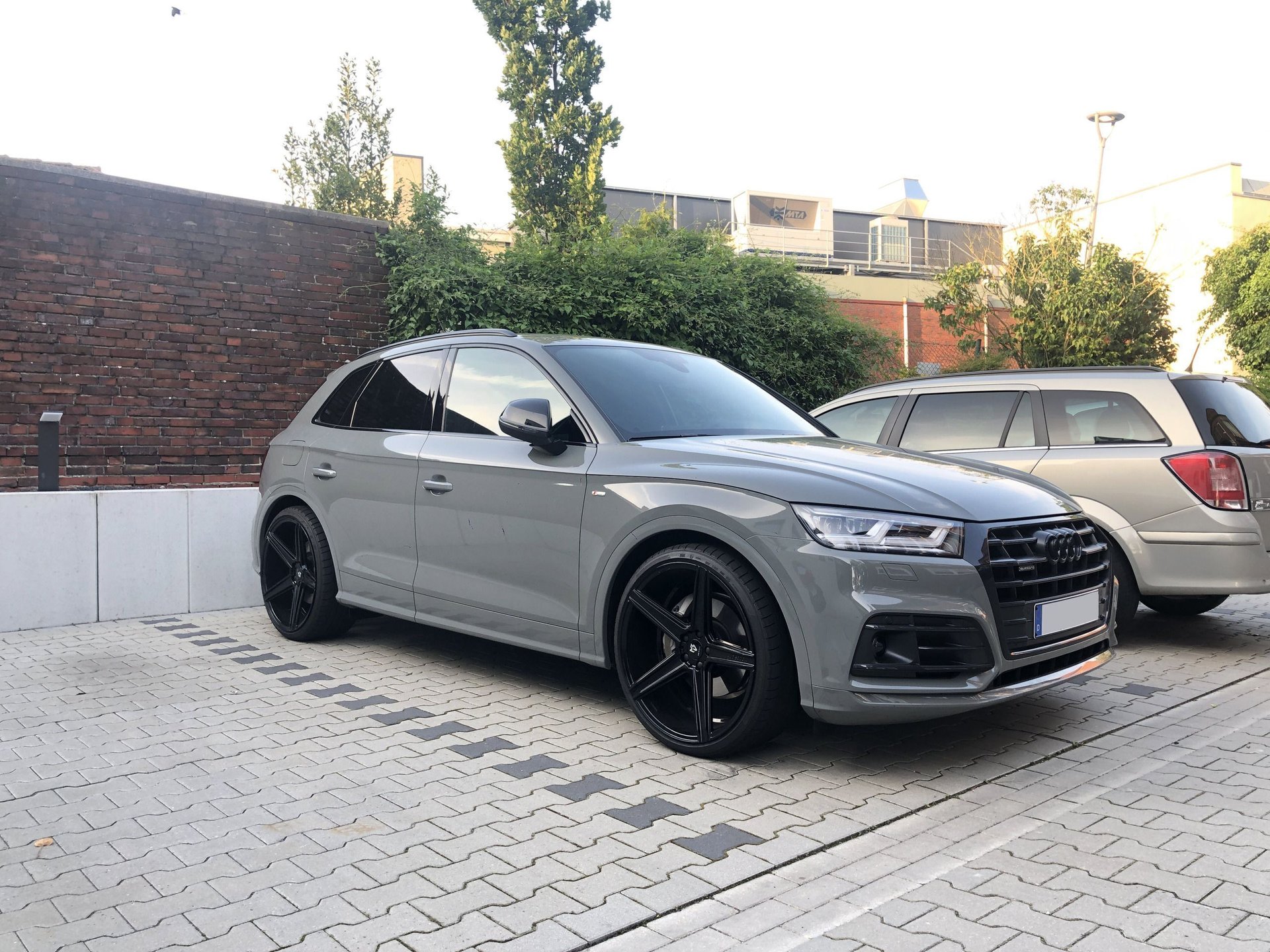 AUDI Q5 FY - KV1 schwarz glänzend