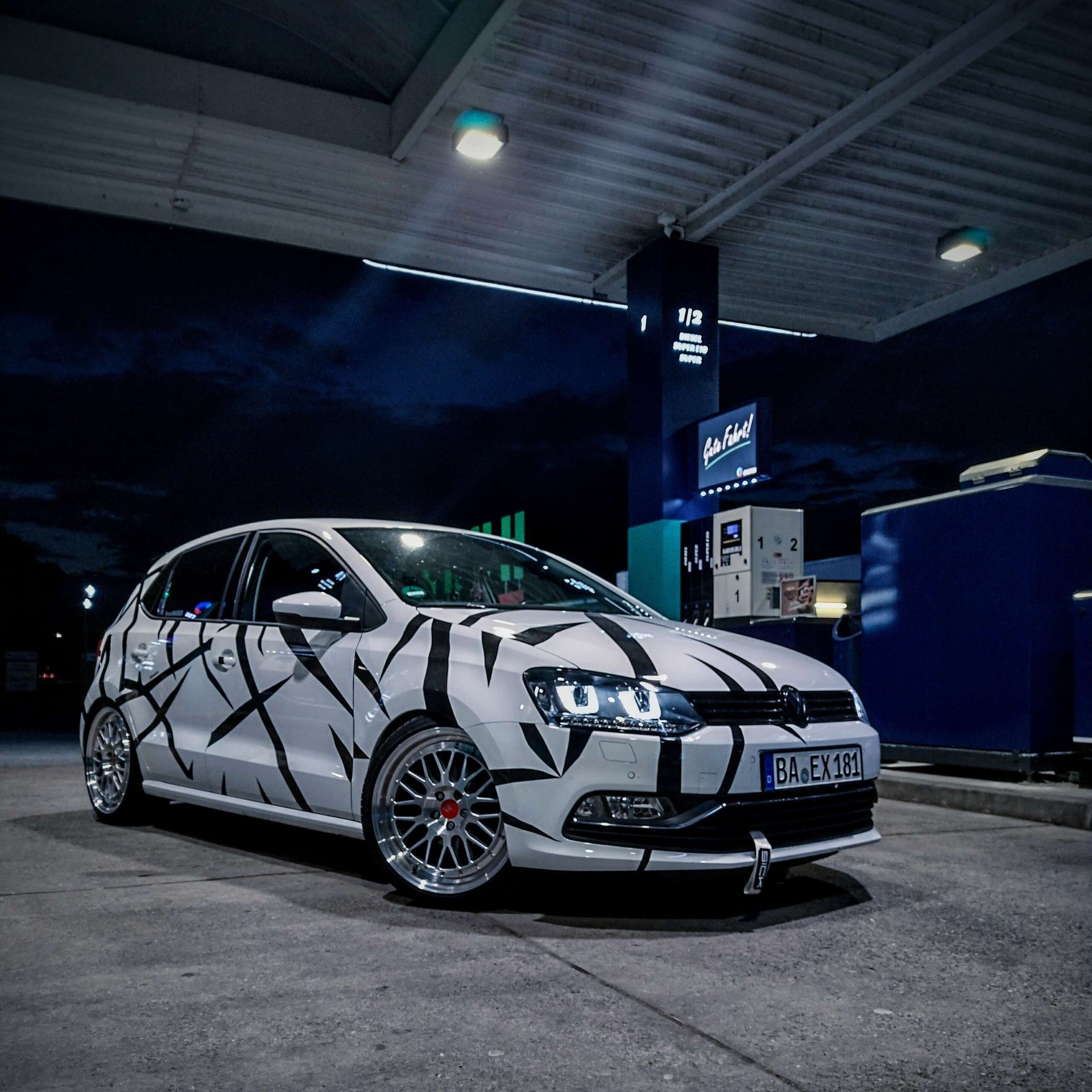VOLKSWAGEN Polo 6R LV1 silber glänzend voll poliert