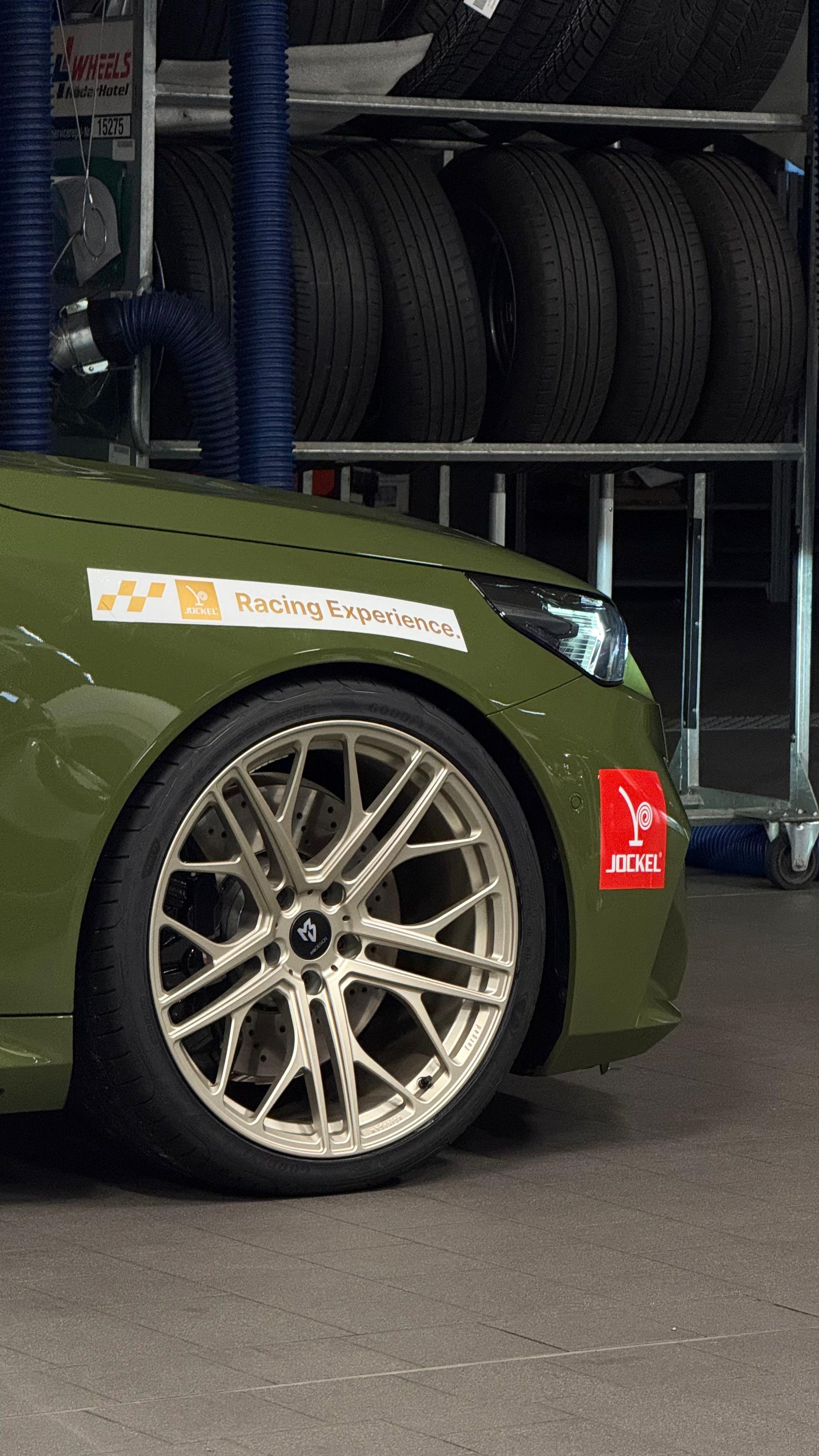 BMW M5 Touring G99 with 22-inch mbDESIGN wheels & lowering