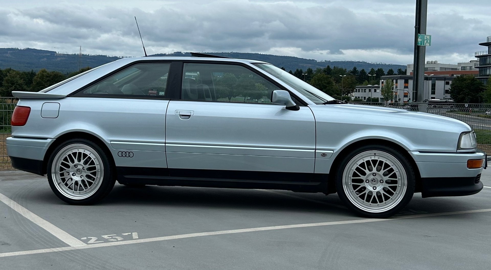 AUDI Coupe 89 with mbDESIGN 18-inch wheels – sporty & stylish