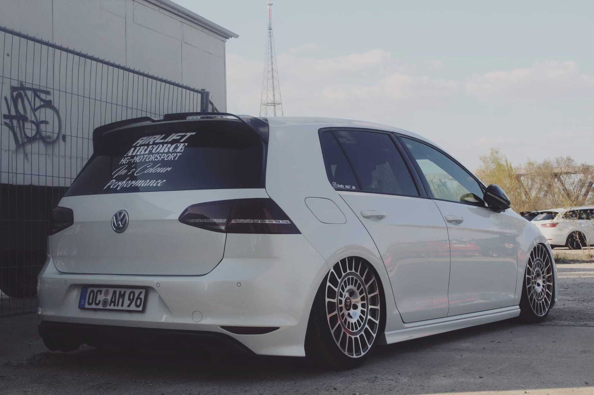 VOLKSWAGEN Golf 7 R AU - MSP grau glänzend poliert