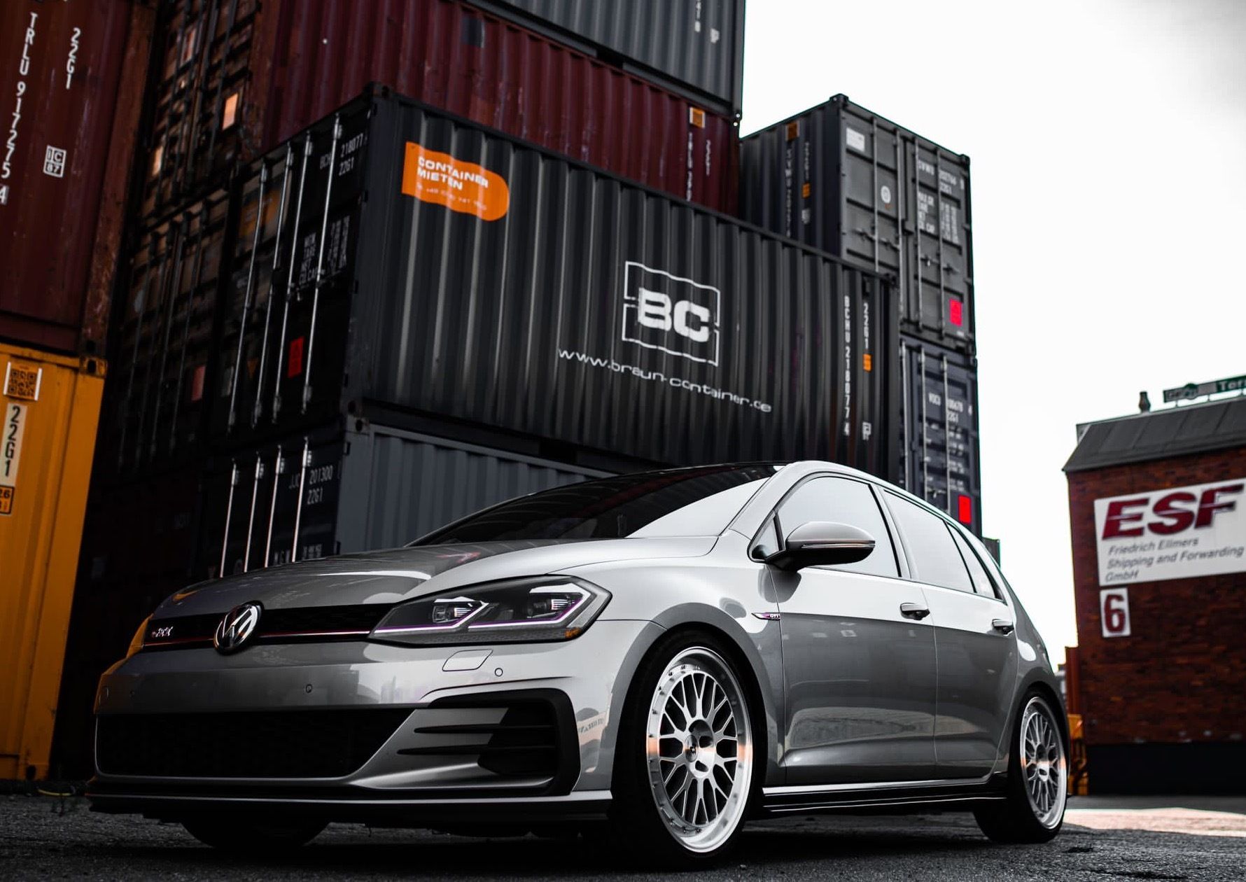 VOLKSWAGEN Golf 7 AU - LV1 silber glänzend voll poliert