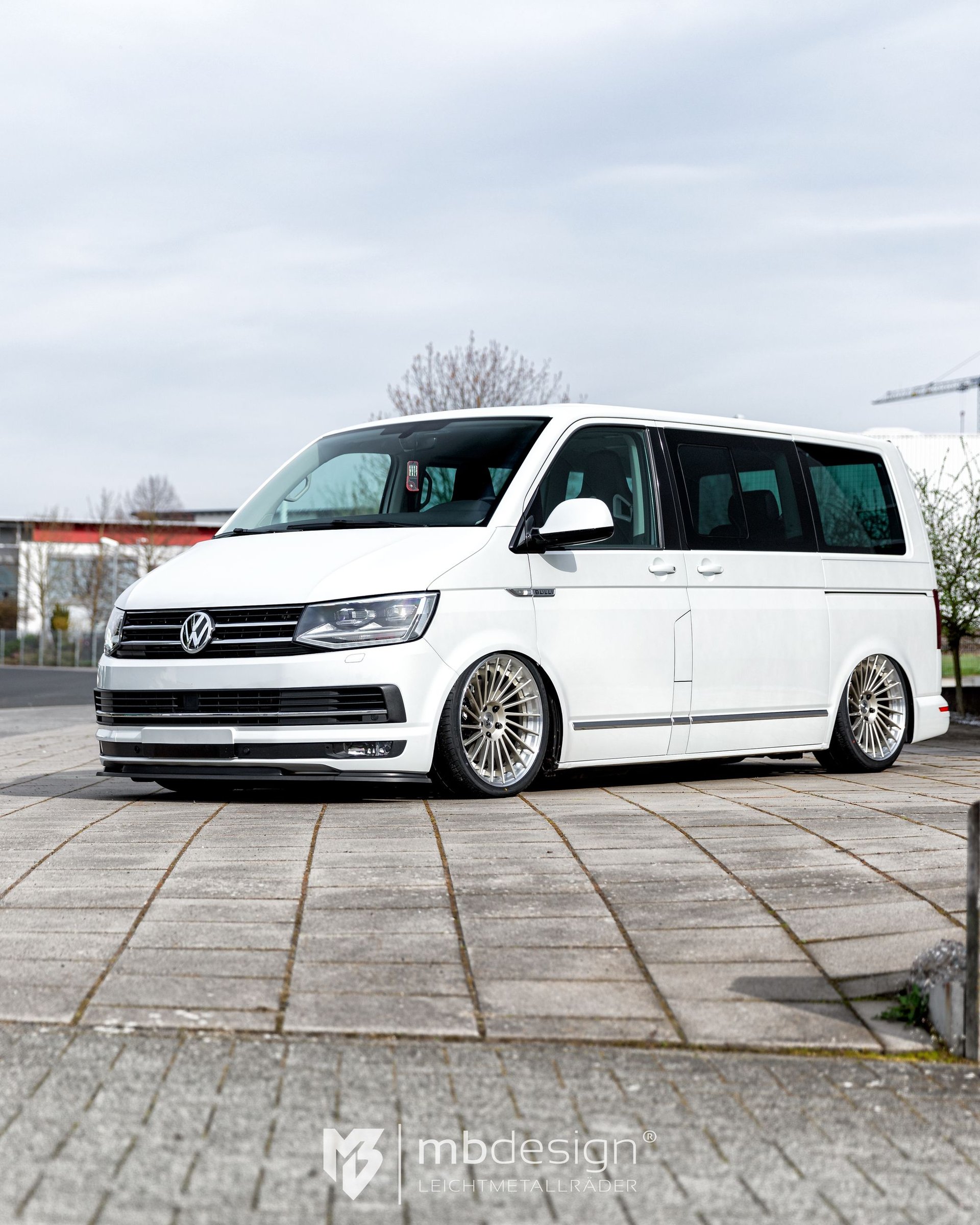 VOLKSWAGEN T6 Bus Multivan 7HC