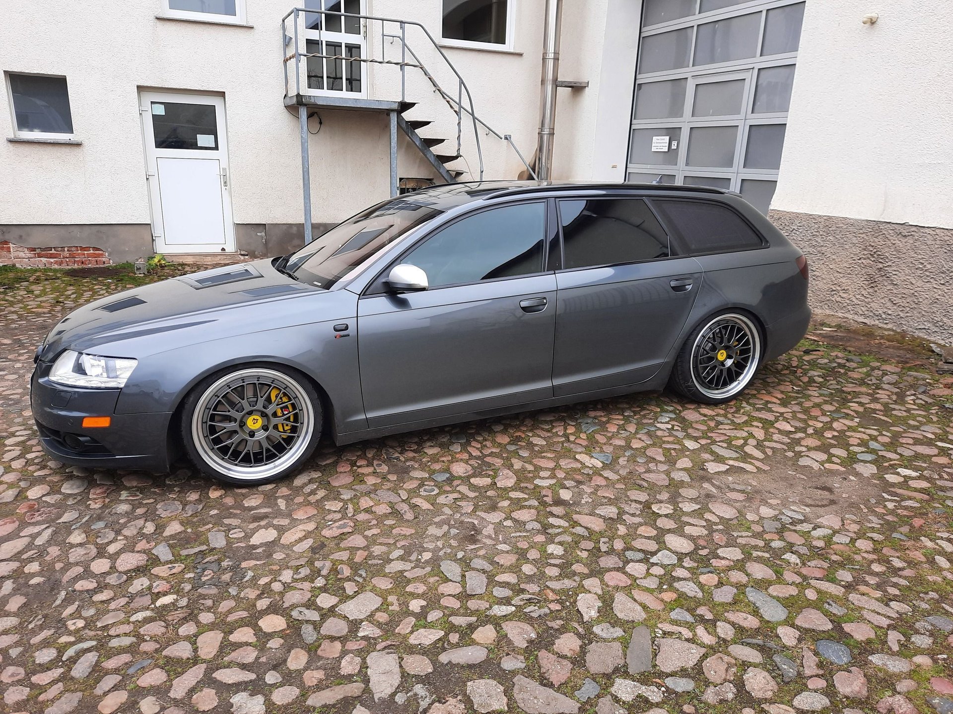 AUDI A6 4F - LV1 grau glänzend poliert