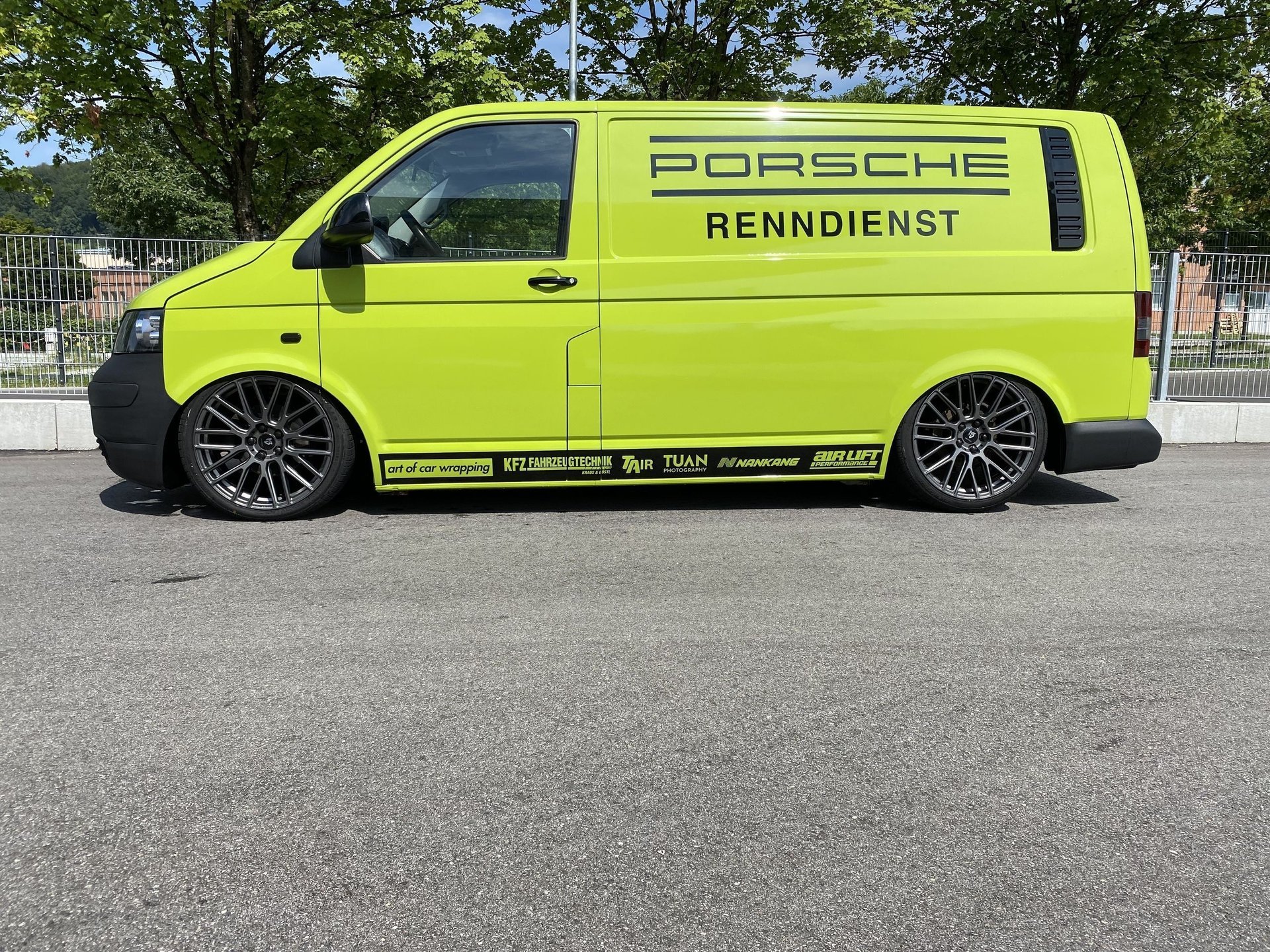 VOLKSWAGEN T5 Bus 7HC - KV4 grau matt