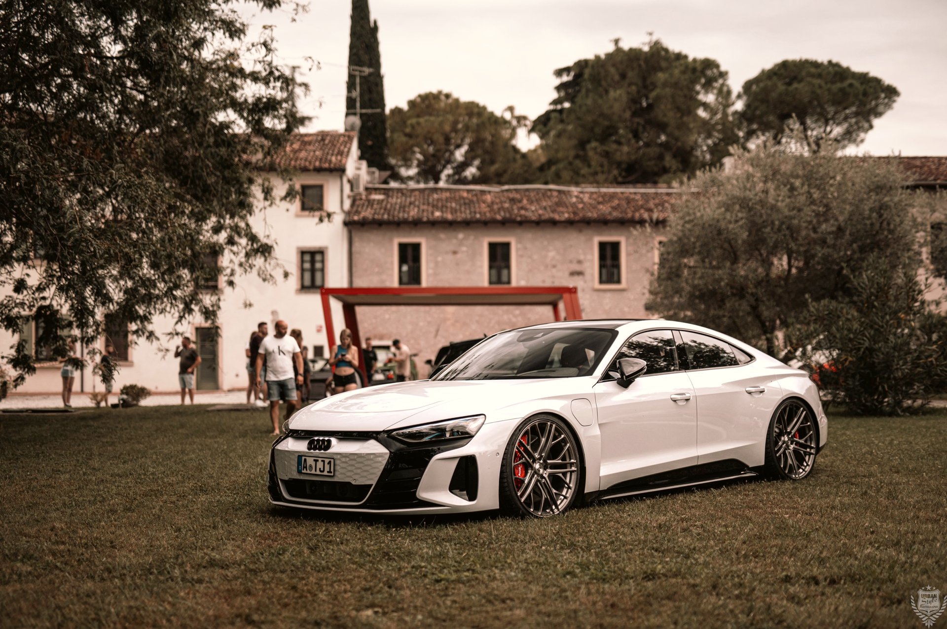 AUDI e-tron GT Quattro mit 22 Zoll mbDESIGN Felgen