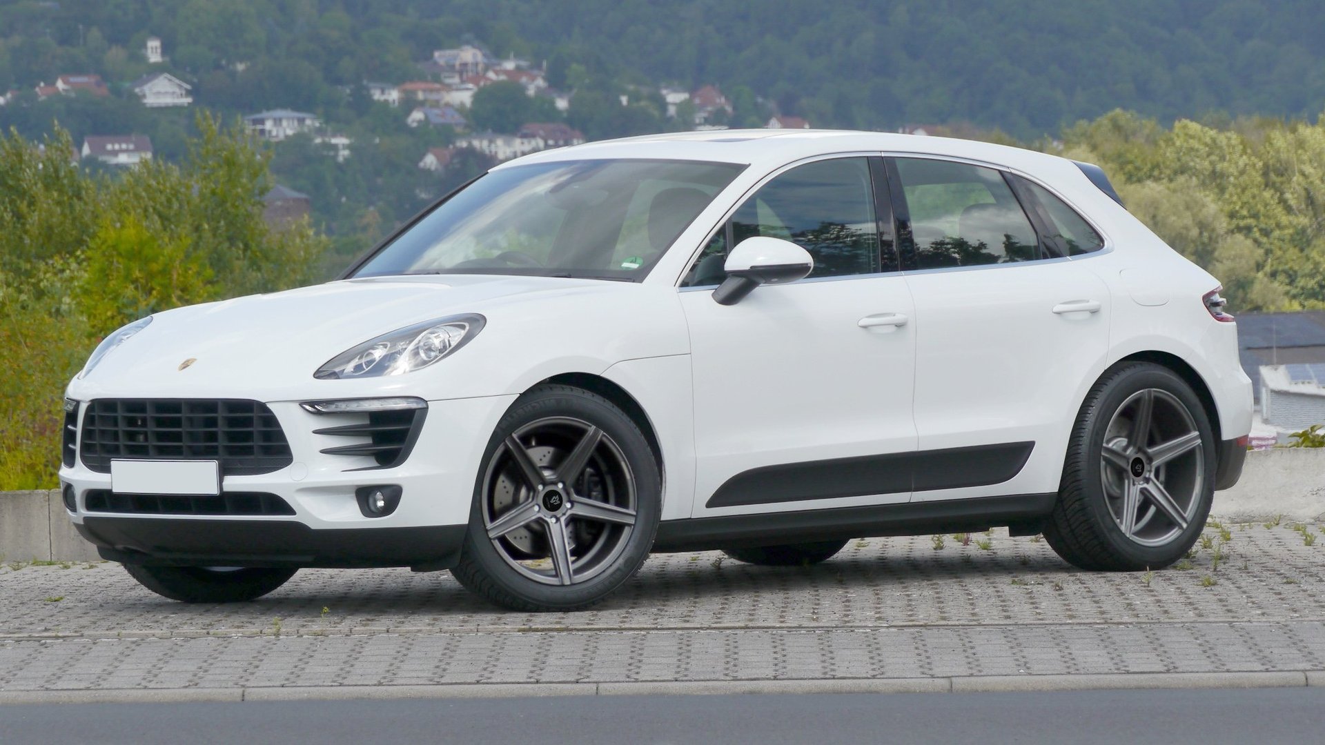 mbDESIGN KV1 Auto 9x20 + 10,5x20 in Grey – Auto Ansicht Seite Vorne
