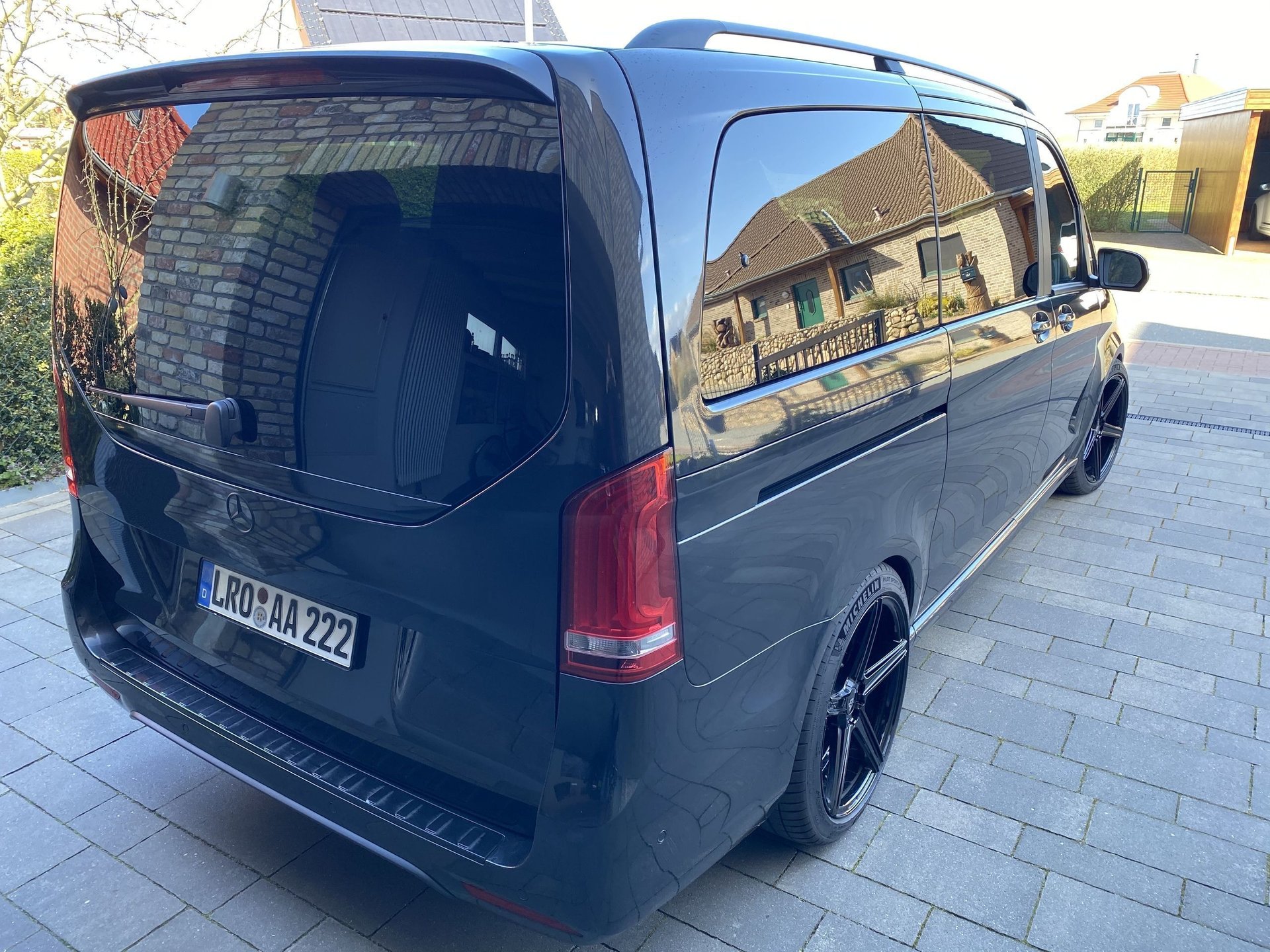 MERCEDES-BENZ Marco Polo 639/2 KV1 schwarz glänzend