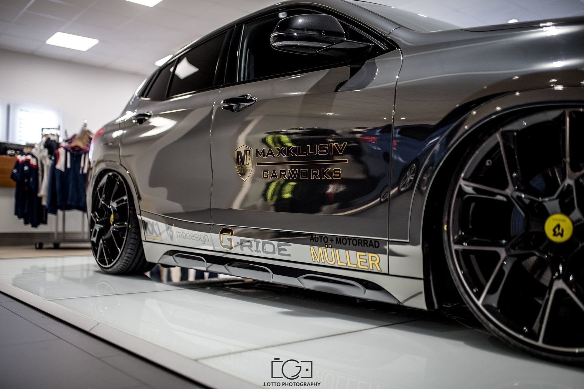 BMW X2 F2X KX1 schwarz glänzend poliert
