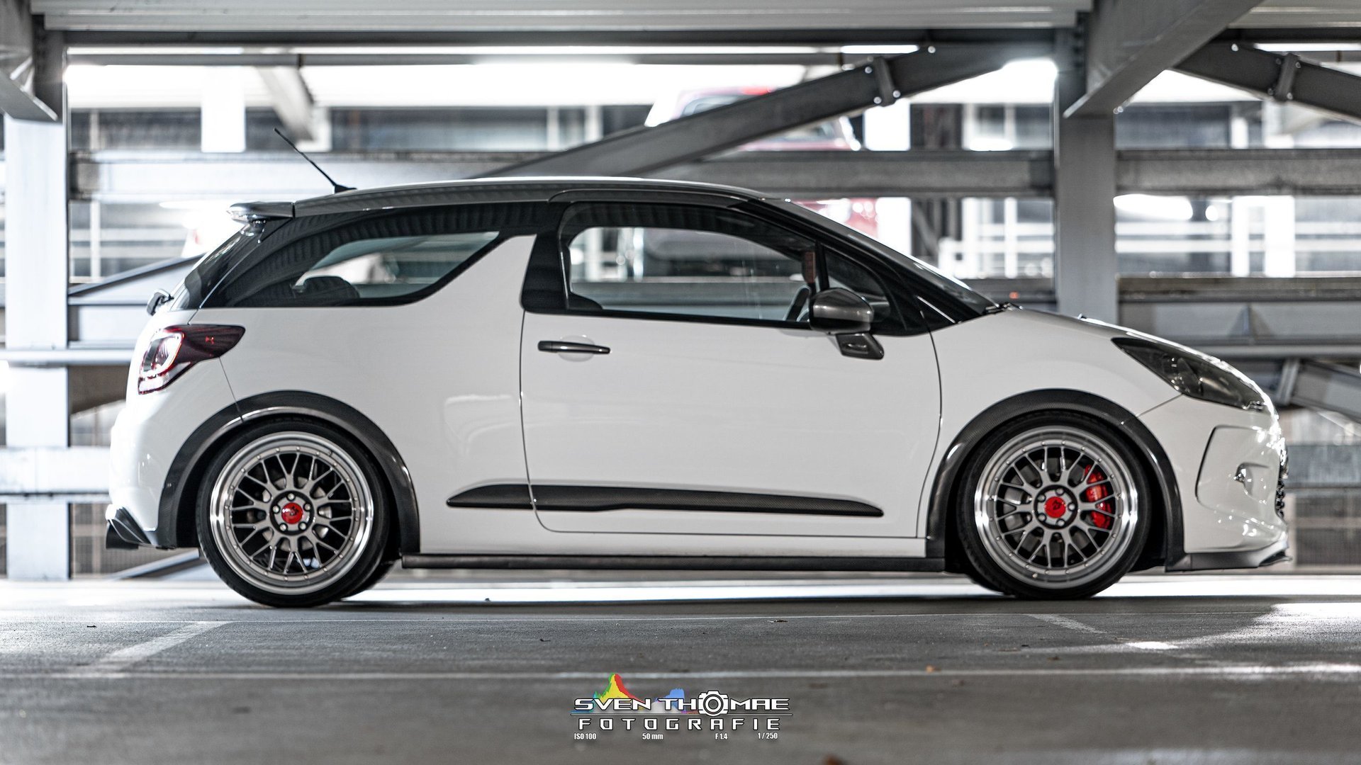 CITROEN DS3 S - LV1 grau glänzend poliert