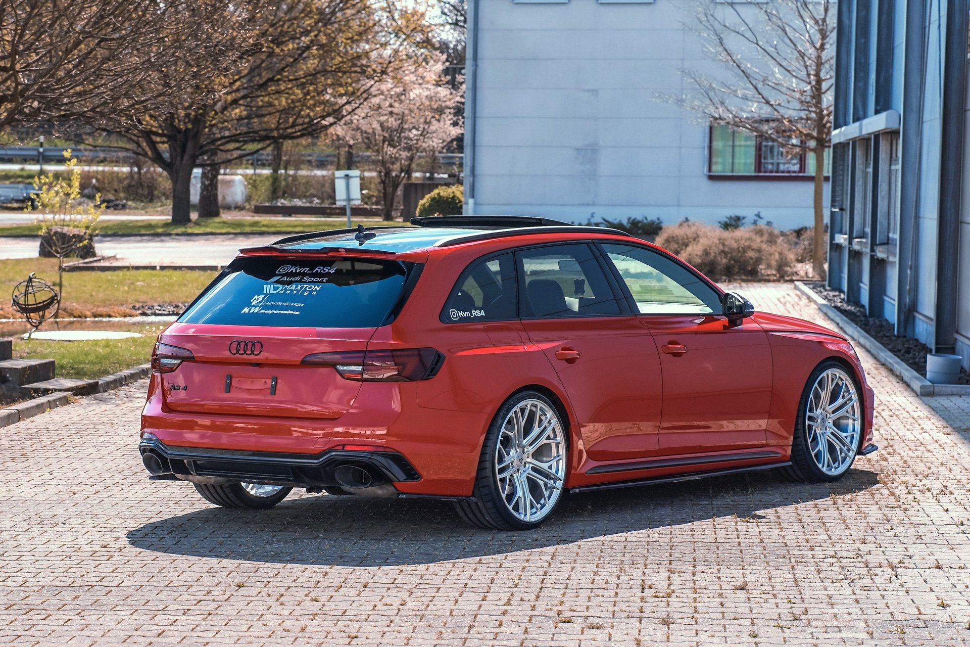 Audi RS4 Avant with 10.0x21 Wheels - Perfect Combination