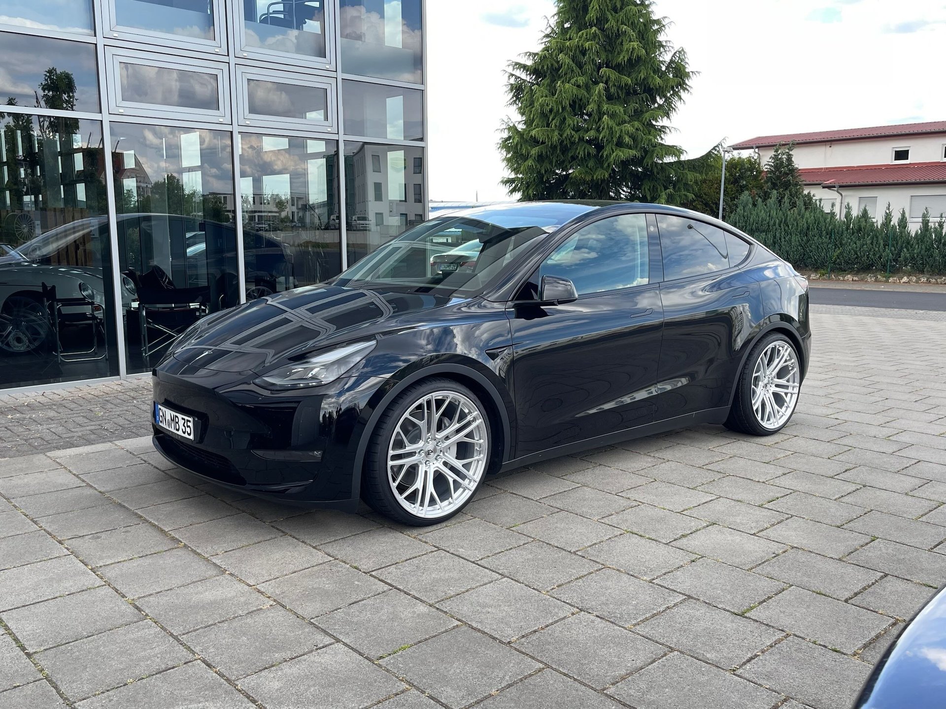 TESLA Model Y 003 - SF1 roh glänzend
