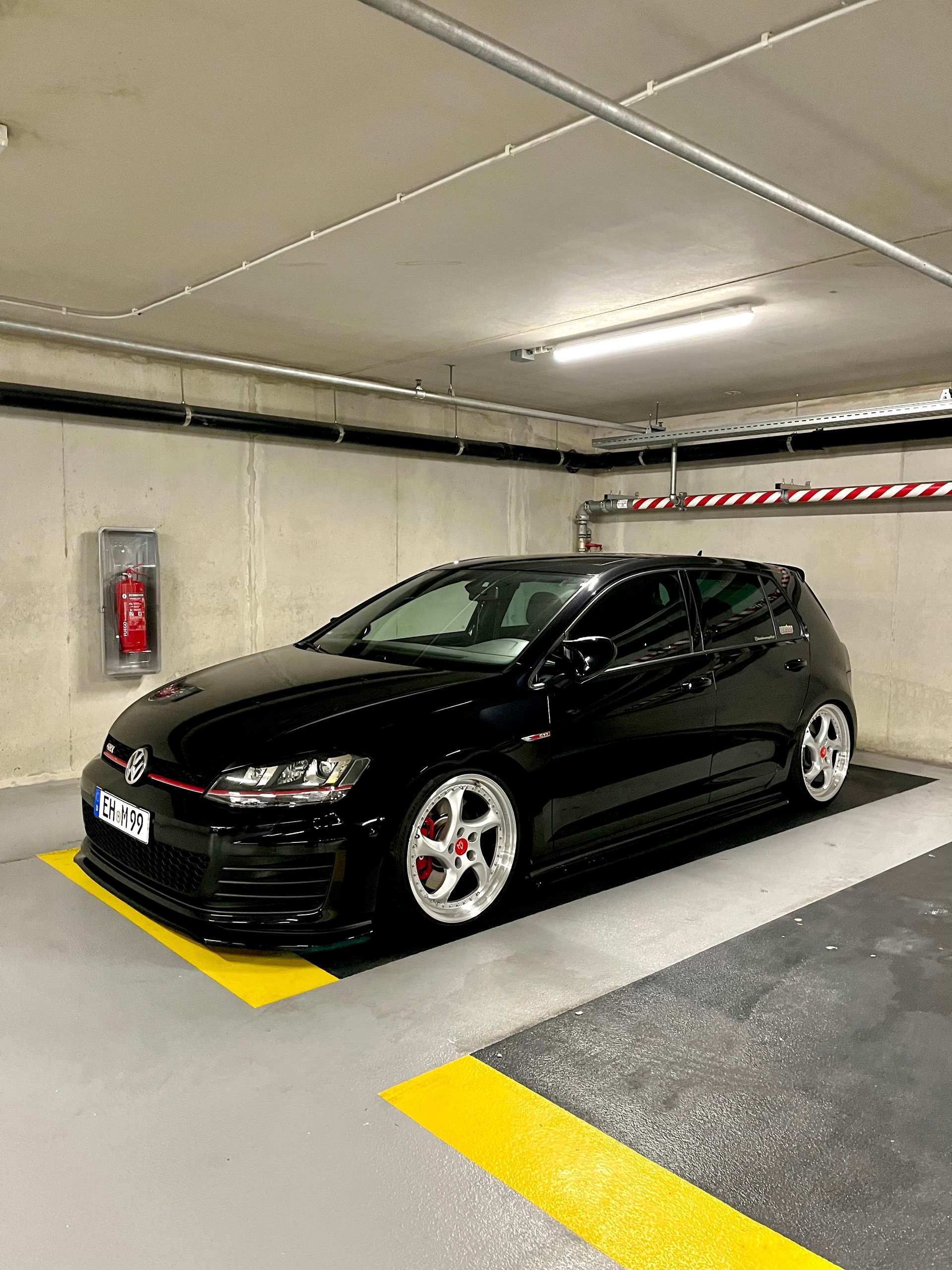 VOLKSWAGEN Golf 7 AU - TURBO S silber glänzend poliert