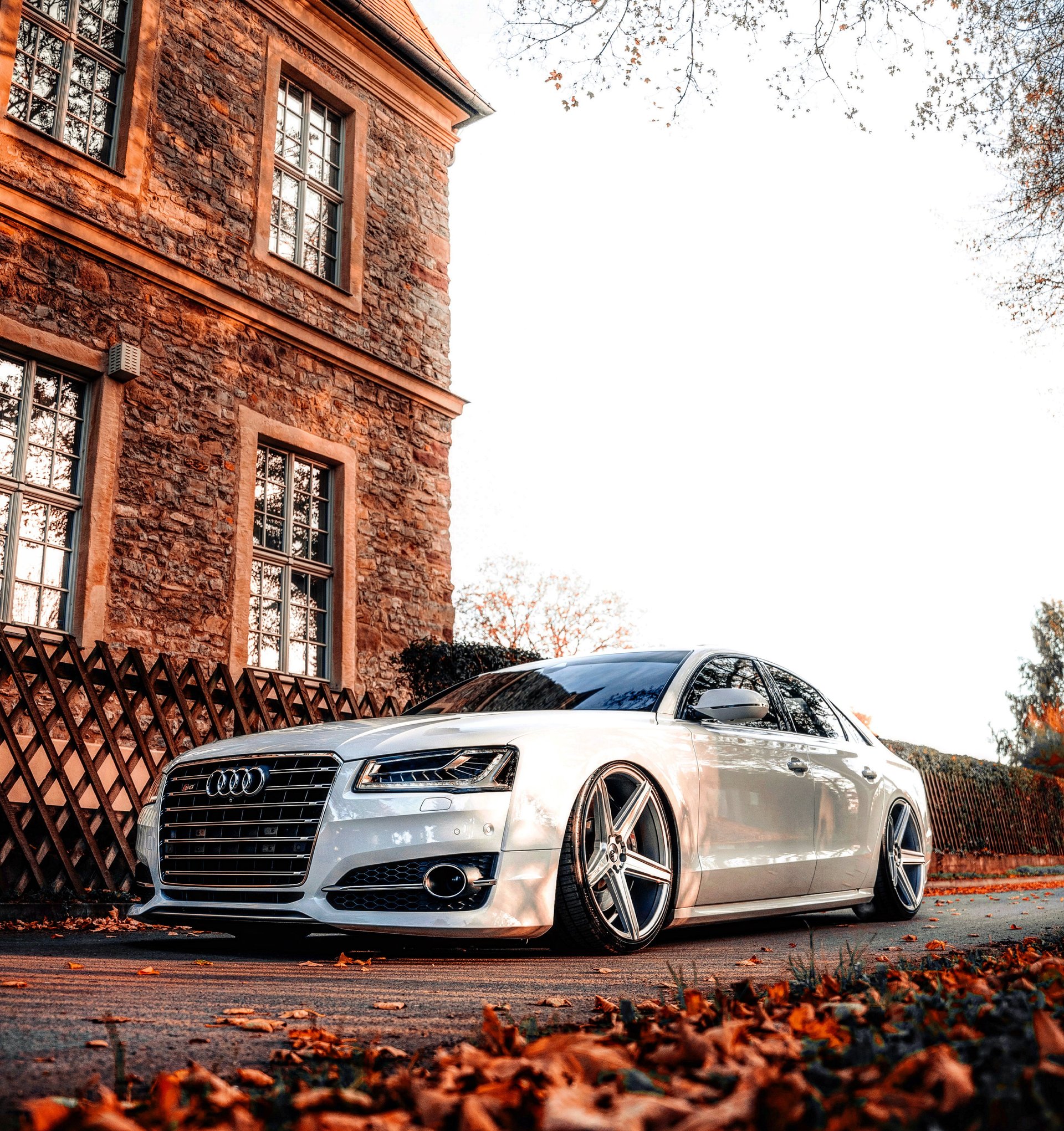 AUDI S8 4H with 22-inch mbDESIGN alloy wheels – summer complete set