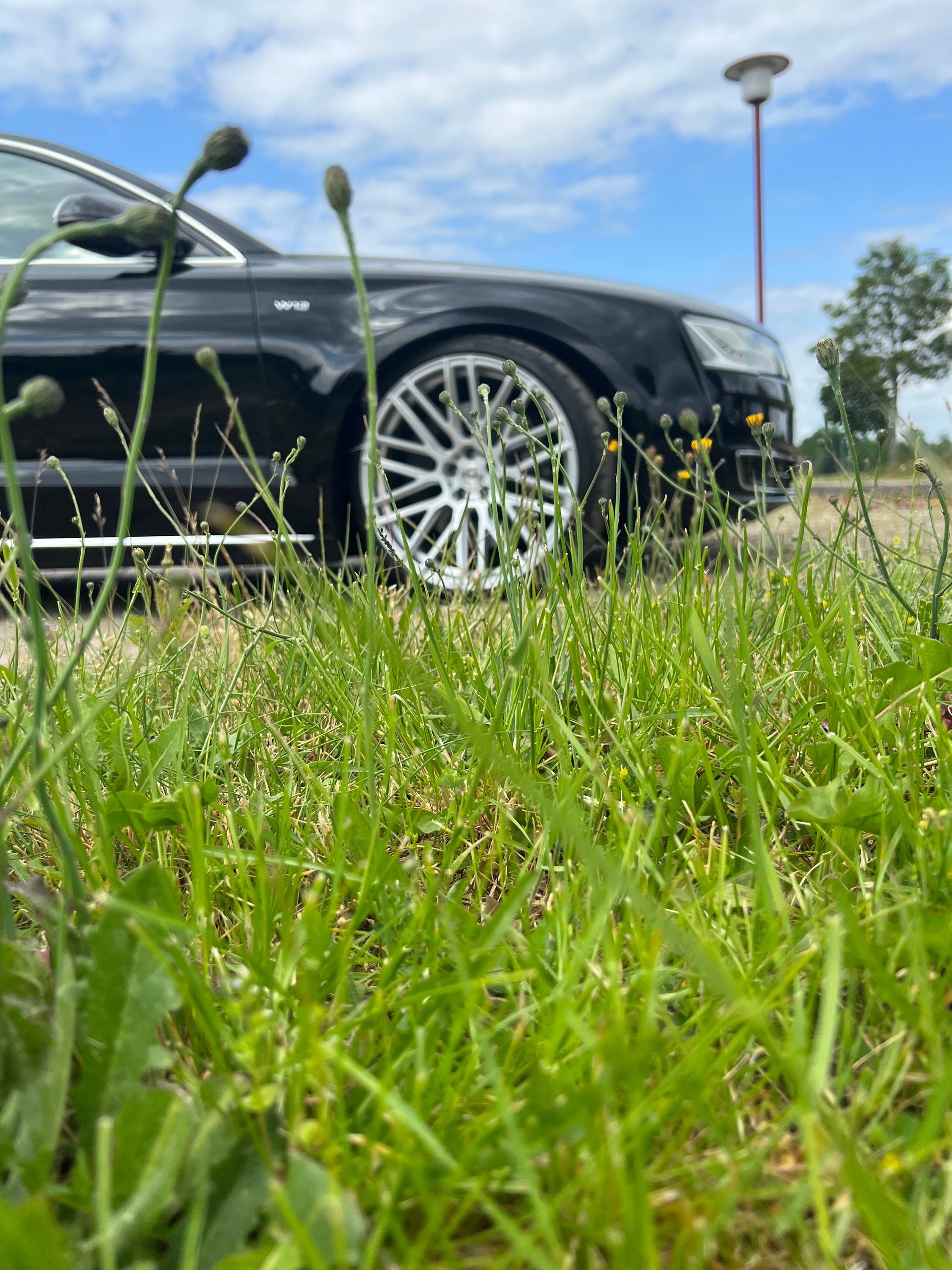 AUDI A8 with mbDESIGN 22-inch alloy wheels & complete set
