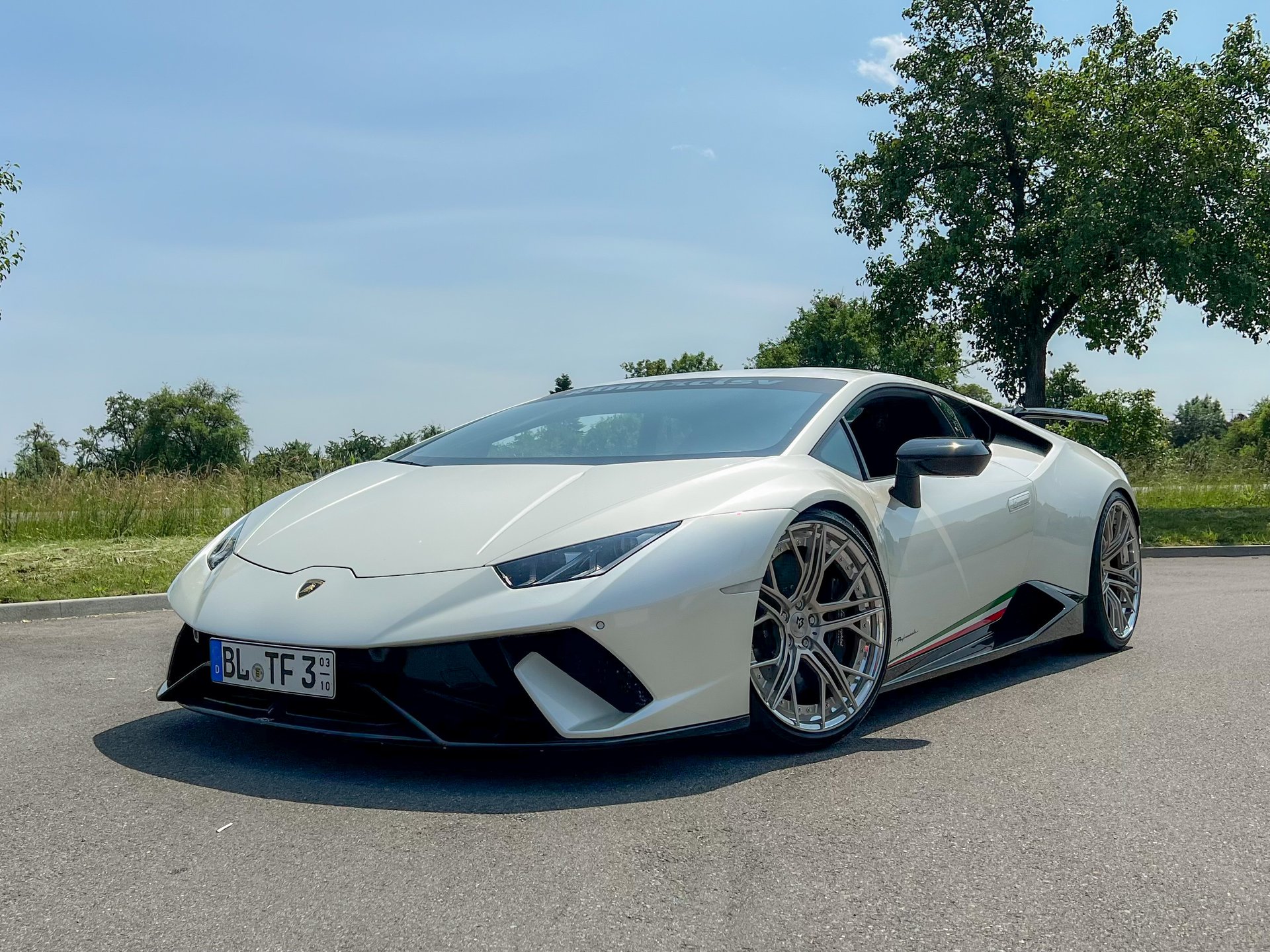LAMBORGHINI Huracan Coupe H Performante SF1.3 rosegold matt Außenbett poliert