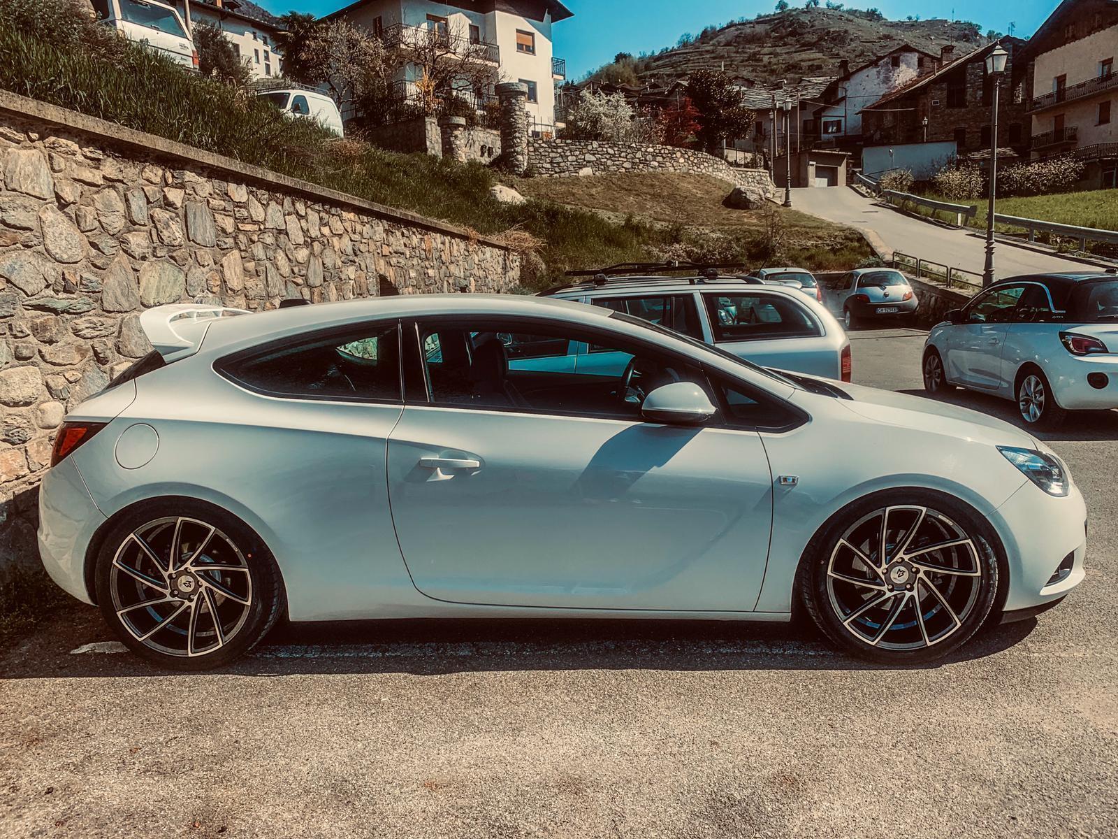 OPEL Astra GTC P-J/SW - KV2 grau glänzend poliert
