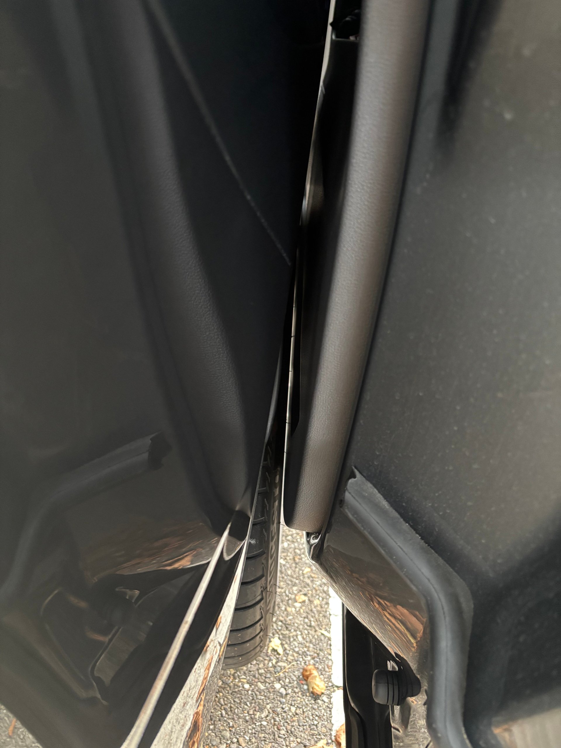 VW T7 Multivan ST with 20 inch KV4 in gloss silver