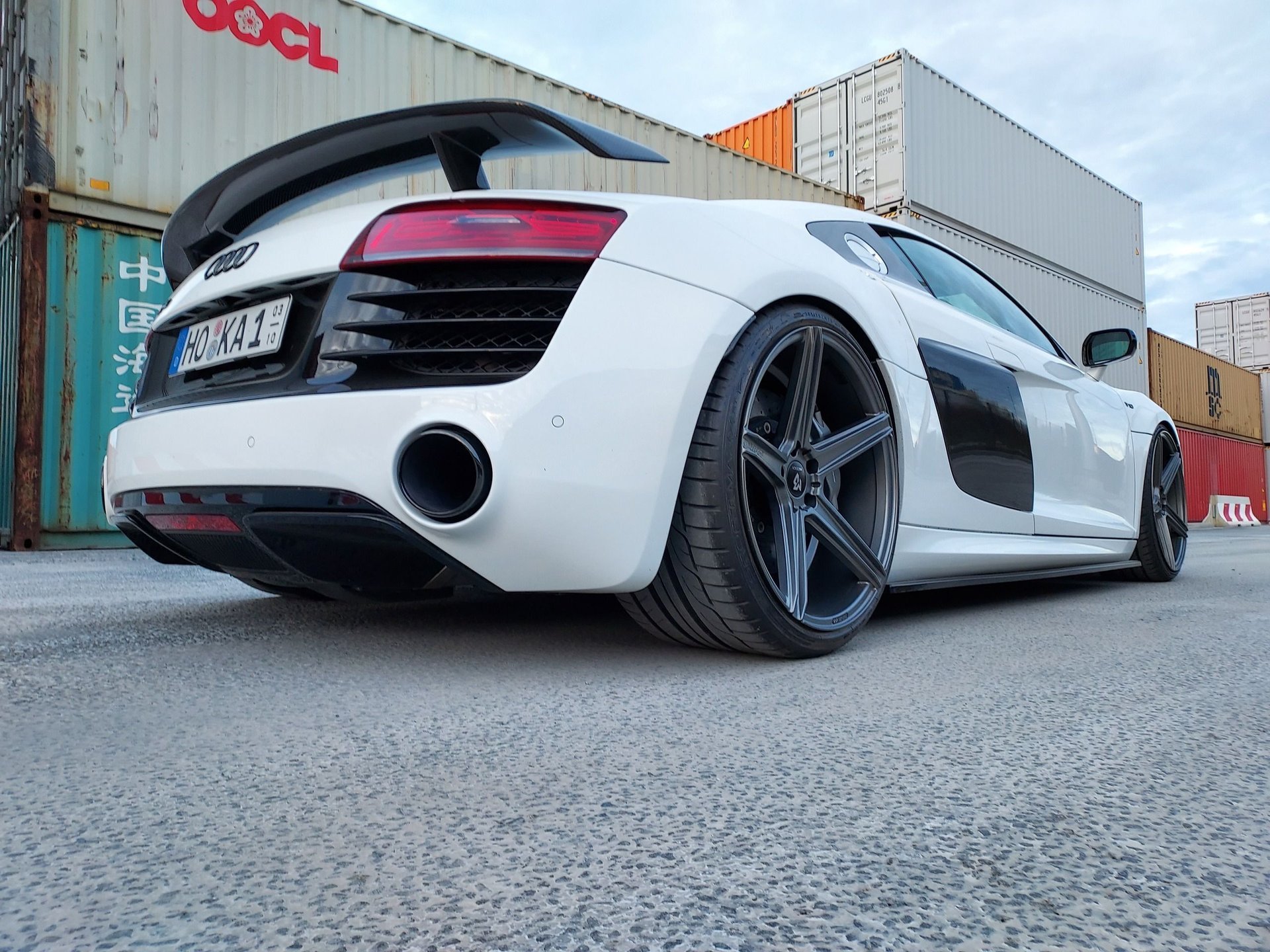 AUDI R8 Coupe 42 KV1 grau matt
