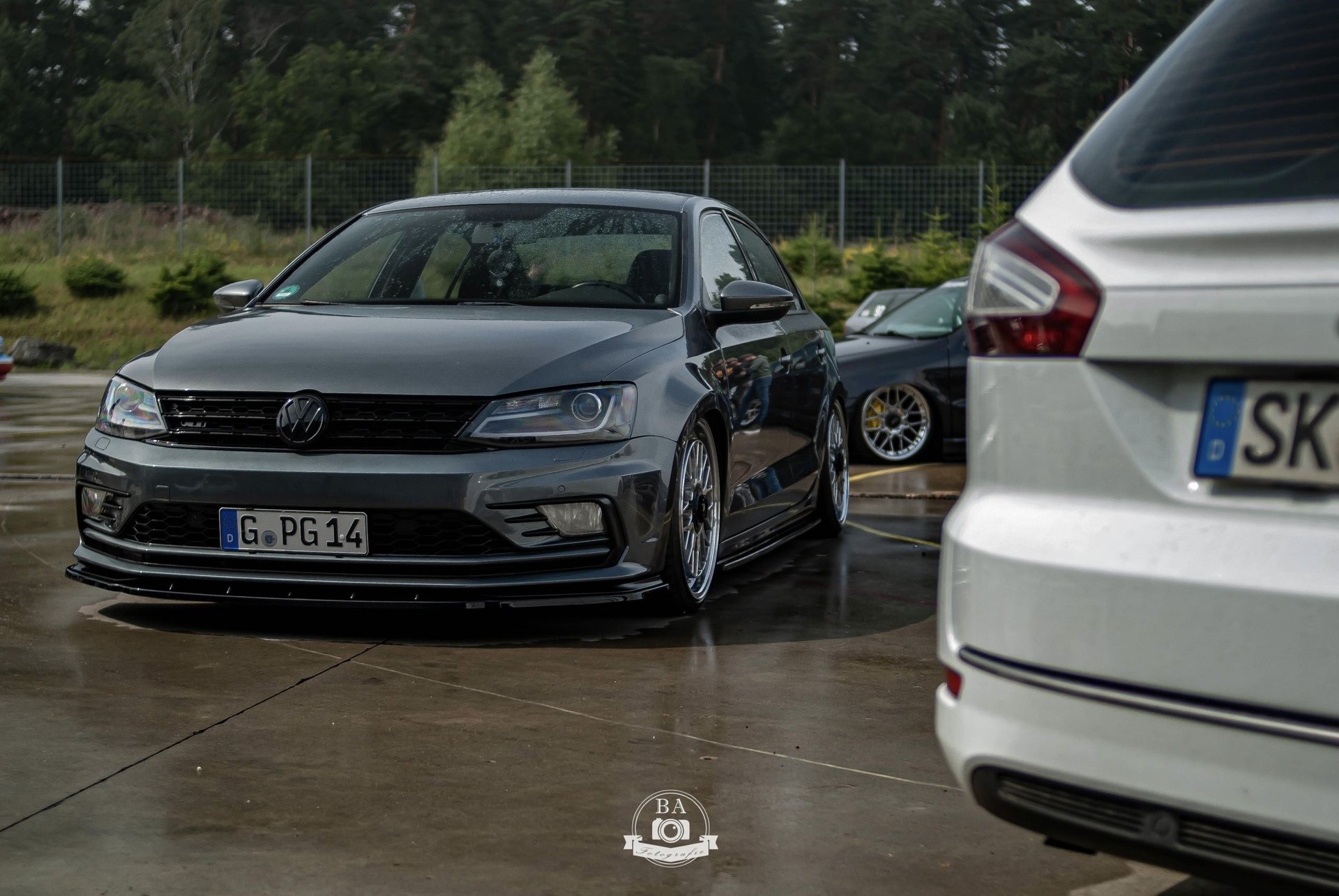 VOLKSWAGEN Jetta VI 16 - LV1 silber glänzend voll poliert