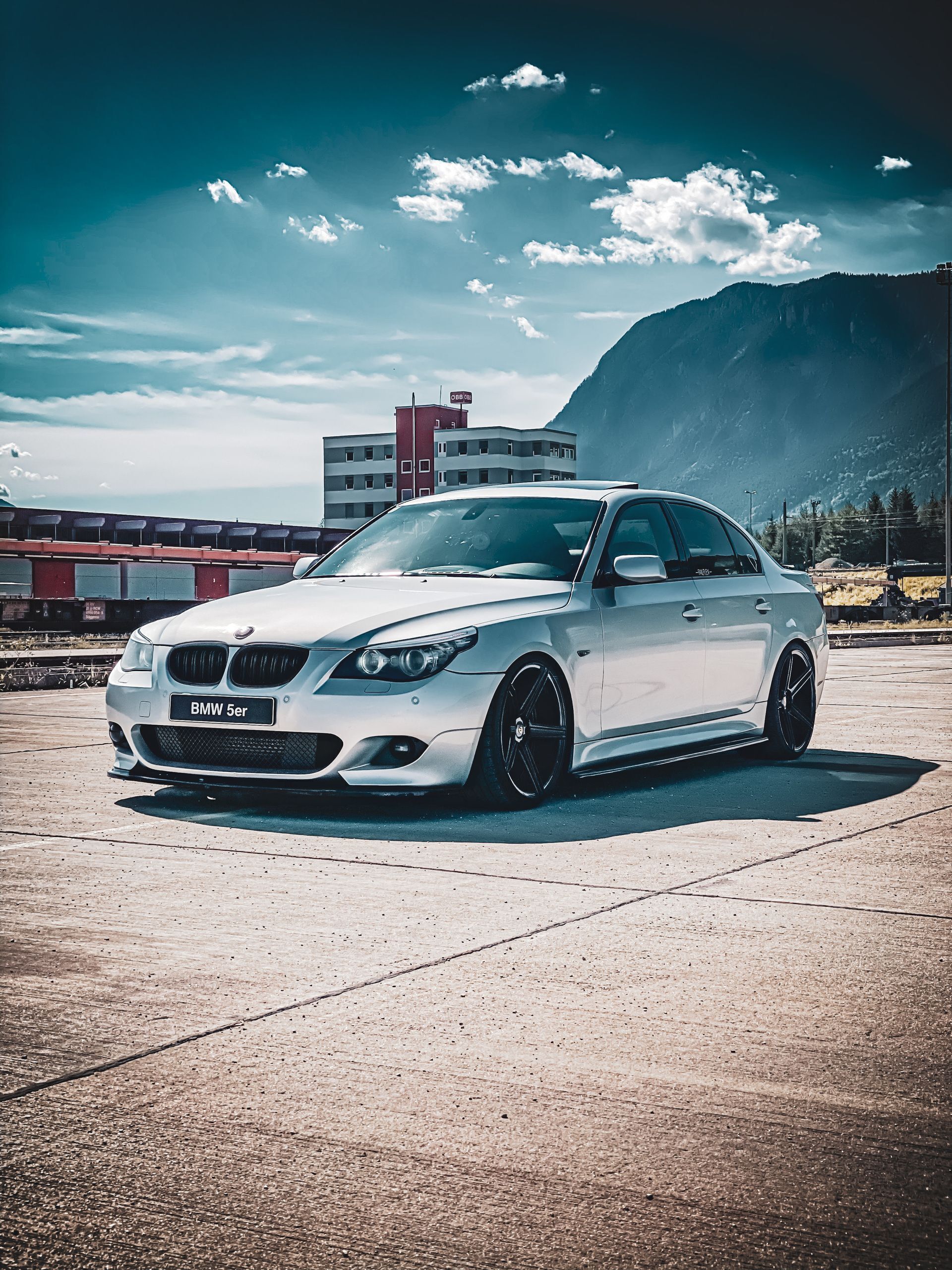 BMW 5er 560L KV1 schwarz glänzend