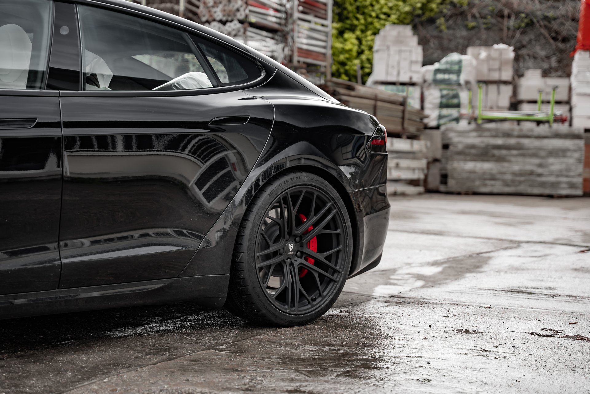 TESLA Model S Plaid with mbDESIGN SF1 Wheels