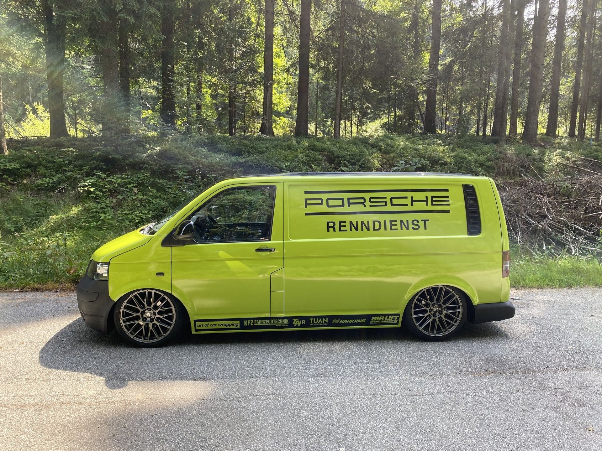 VOLKSWAGEN T5 Bus 7HC KV4 grau matt