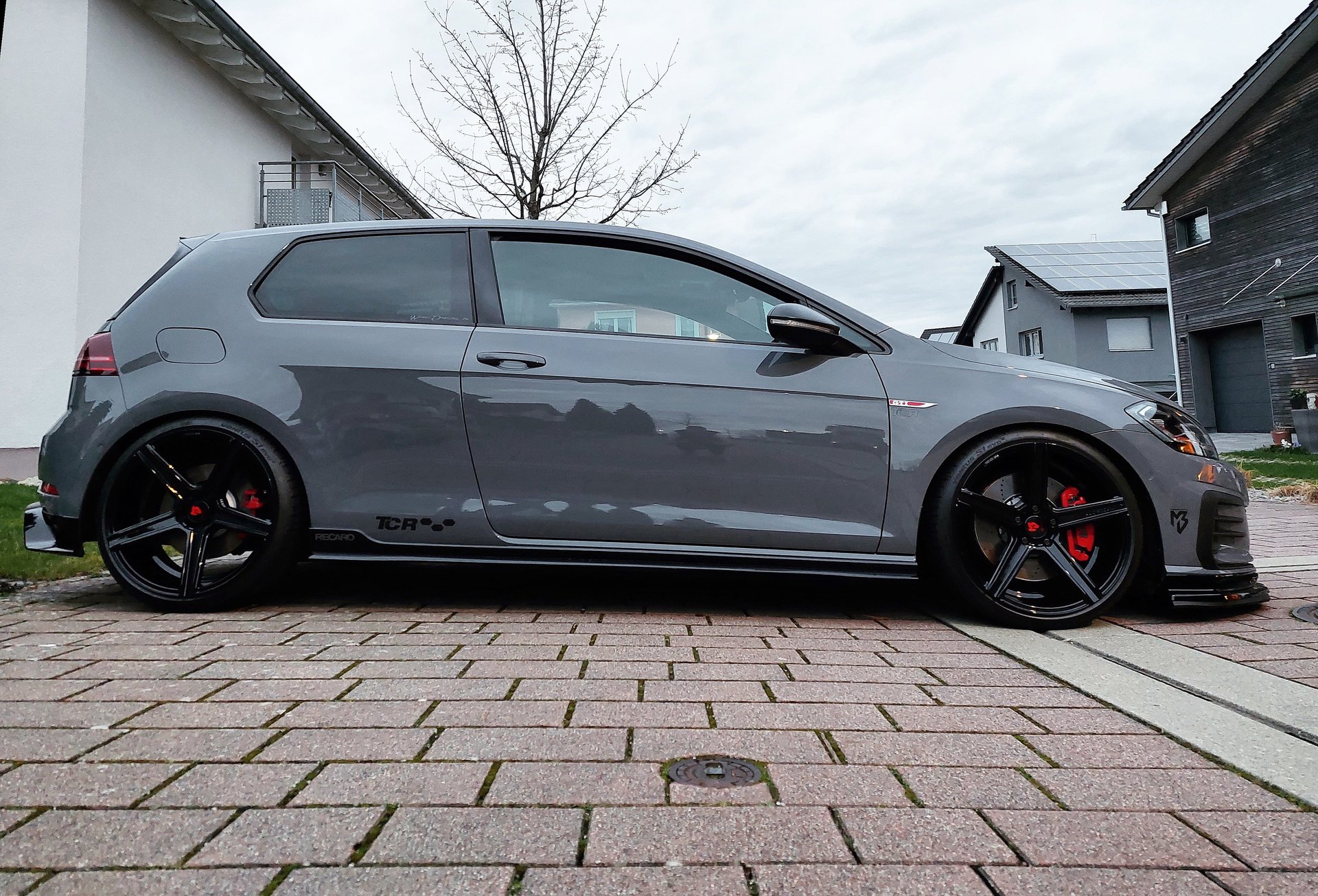 VOLKSWAGEN Golf 7 GTI TCR with 19 inch KV1 wheels in black